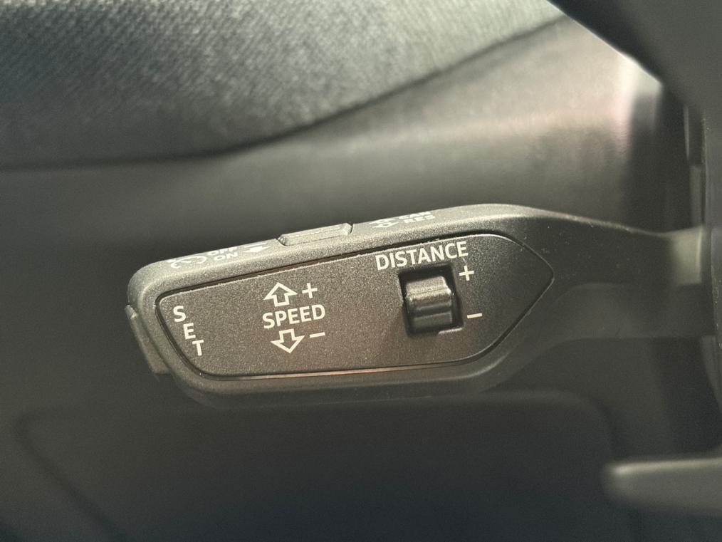 AUDI Q5 Sportback TDi quattro S line *Edition One*-image-5