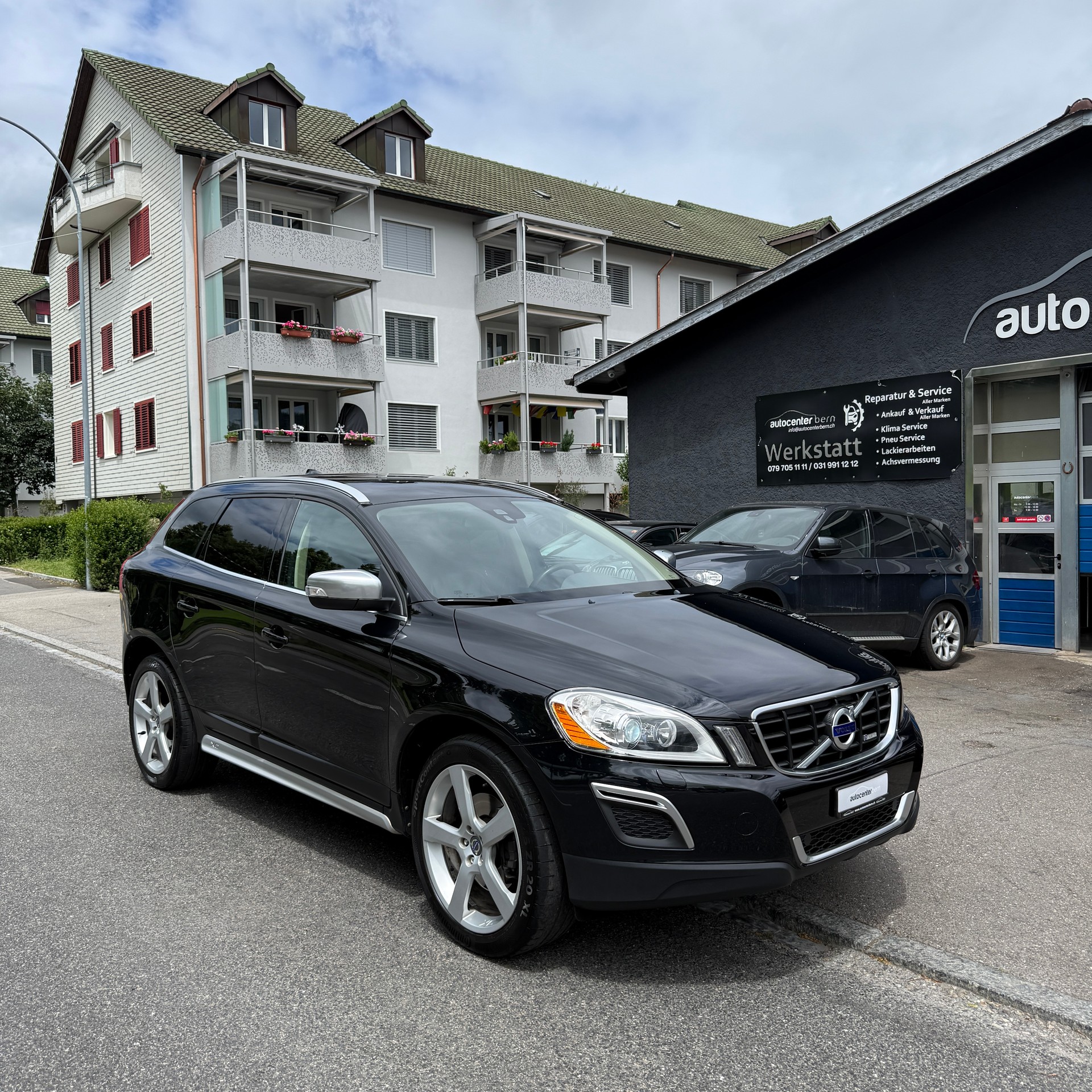 VOLVO XC60 D4 AWD Kinetic Geartronic-image-0