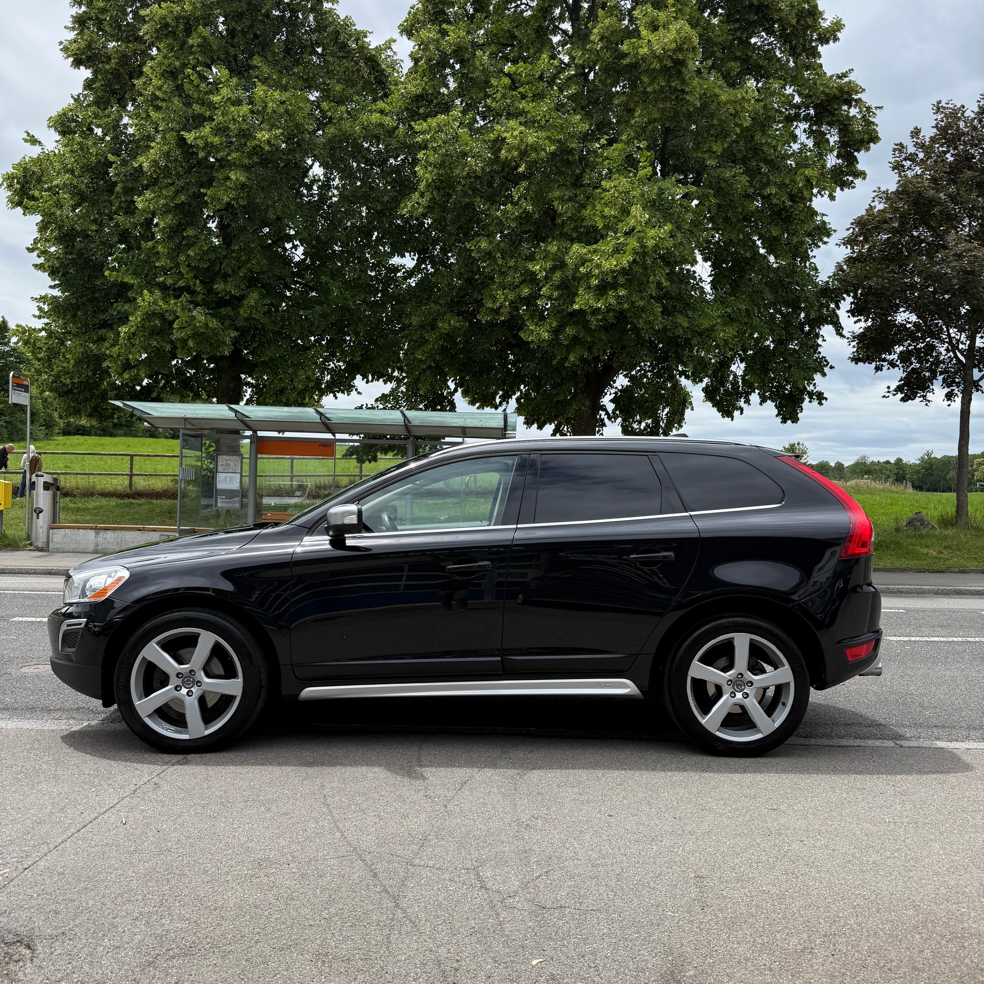 VOLVO XC60 D4 AWD Kinetic Geartronic-image-3