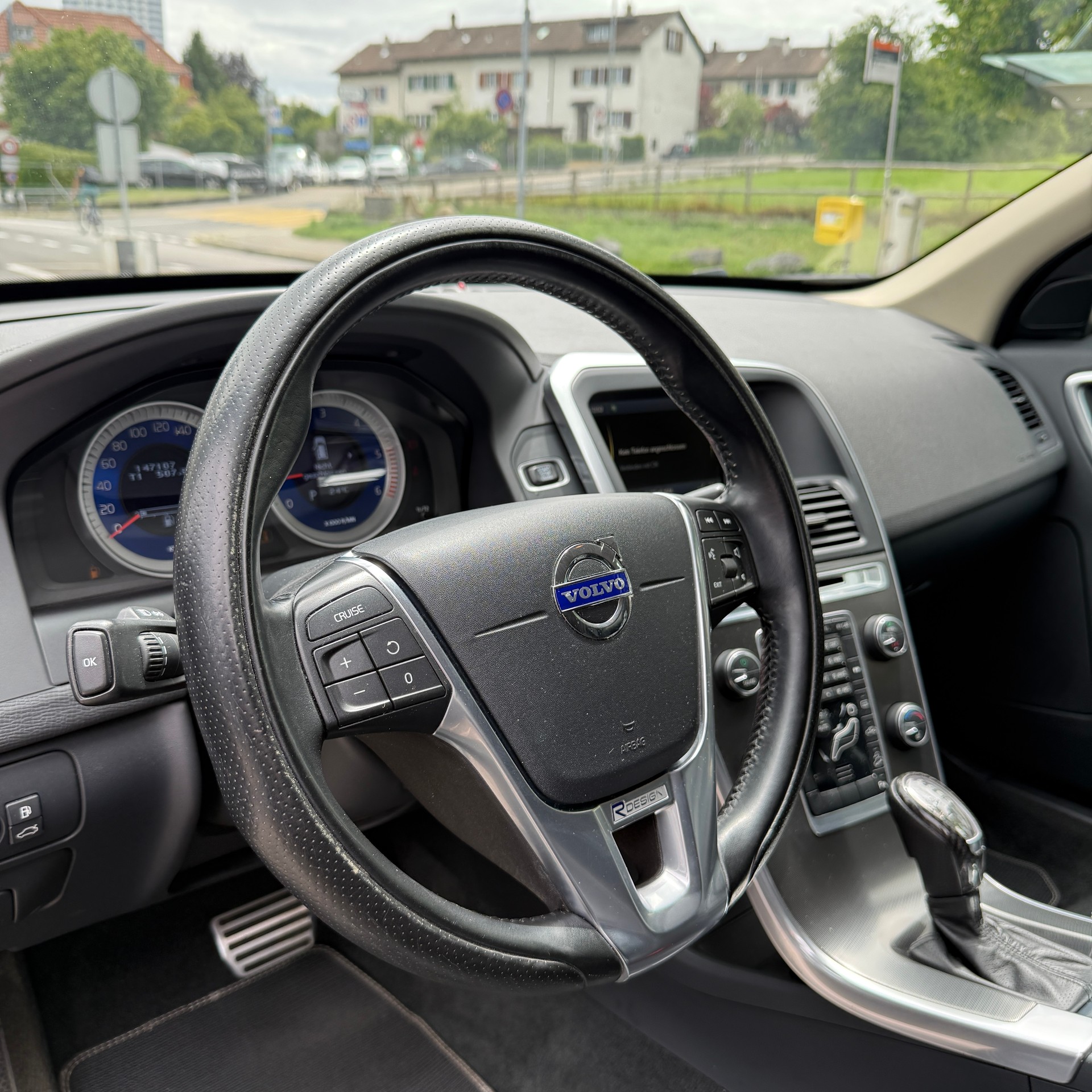 VOLVO XC60 D4 AWD Kinetic Geartronic-image-8