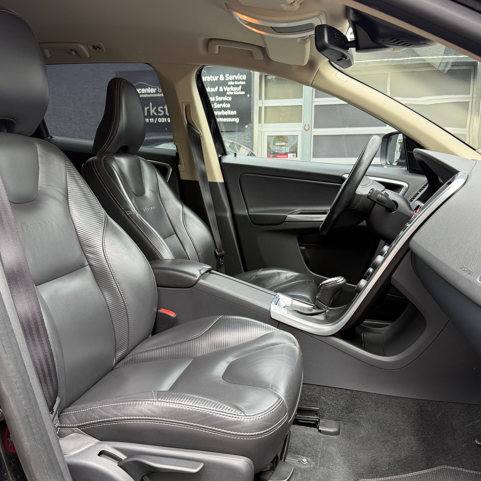 VOLVO XC60 D4 AWD Kinetic Geartronic-image-11