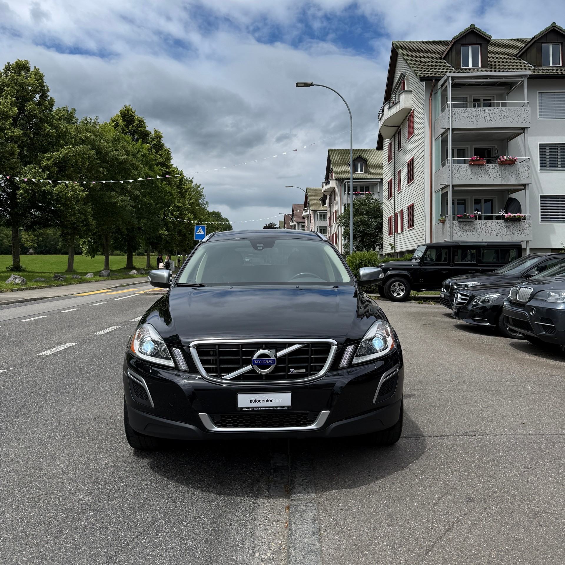 VOLVO XC60 D4 AWD Kinetic Geartronic-image-1