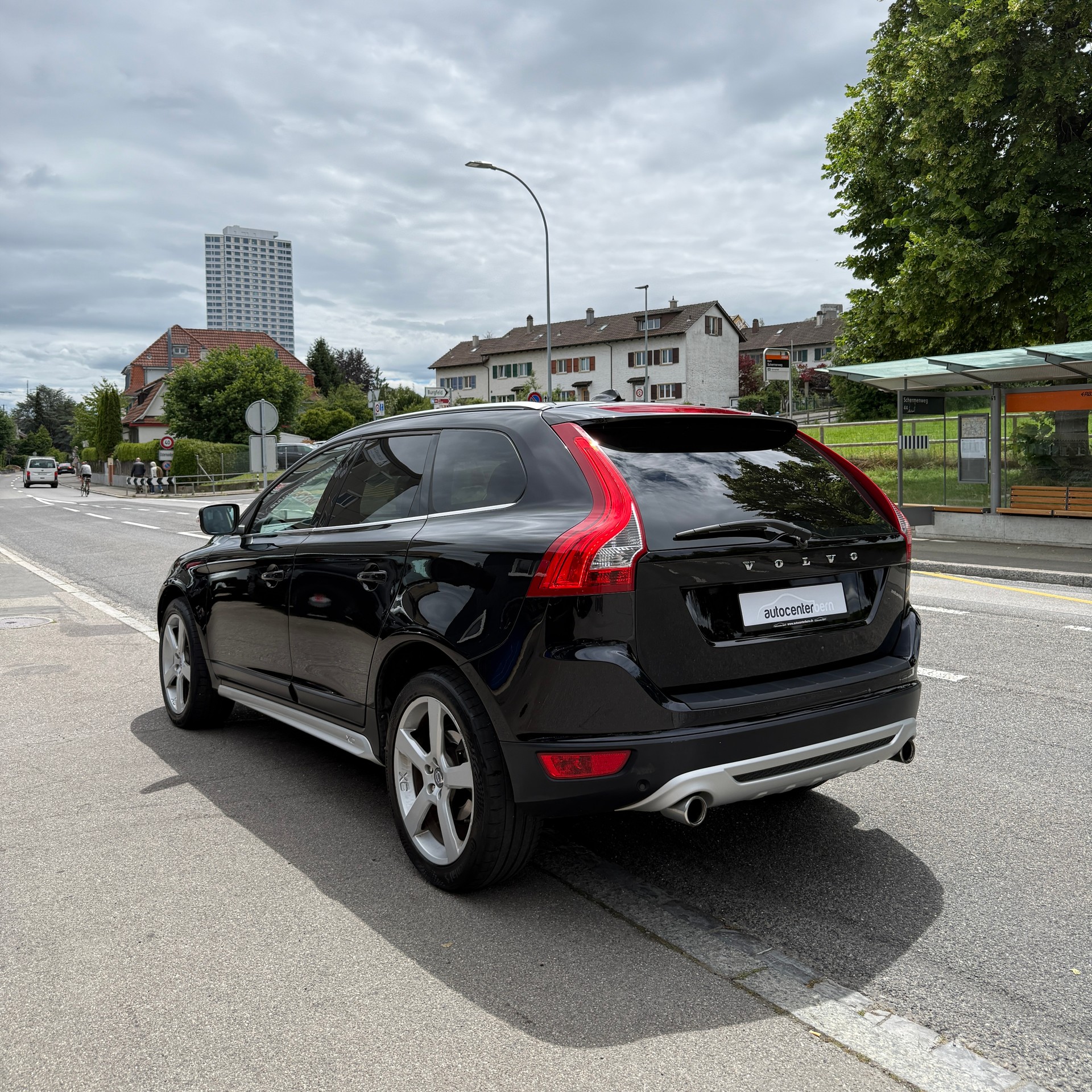 VOLVO XC60 D4 AWD Kinetic Geartronic-image-4