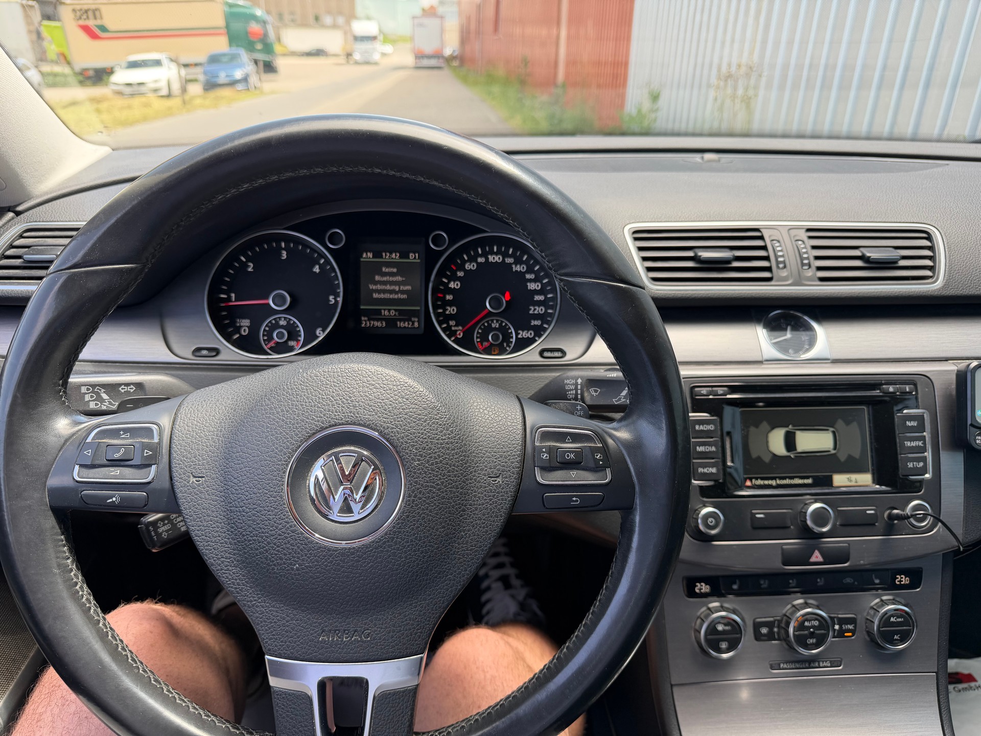 VW Passat Variant 2.0 TDI BMT Highline DSG-image-13