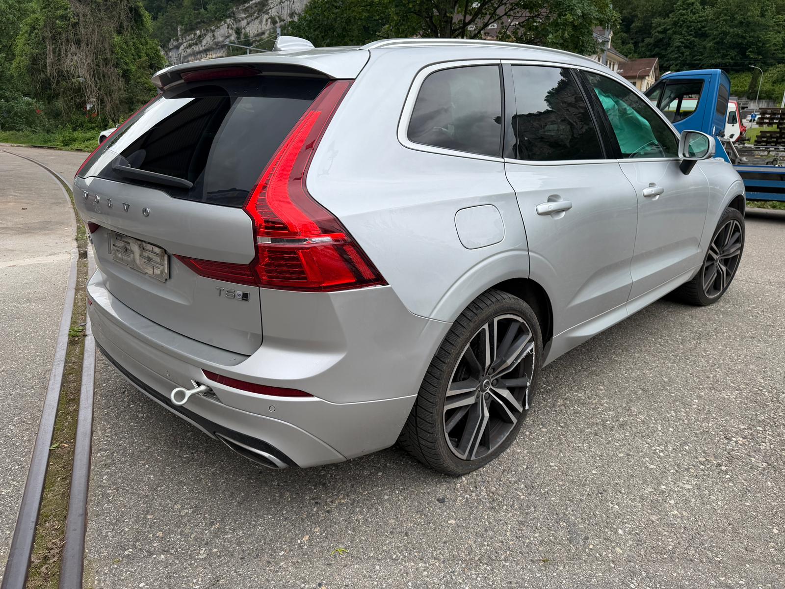 VOLVO XC60 T5 AWD R-Design Geartronic-image-3