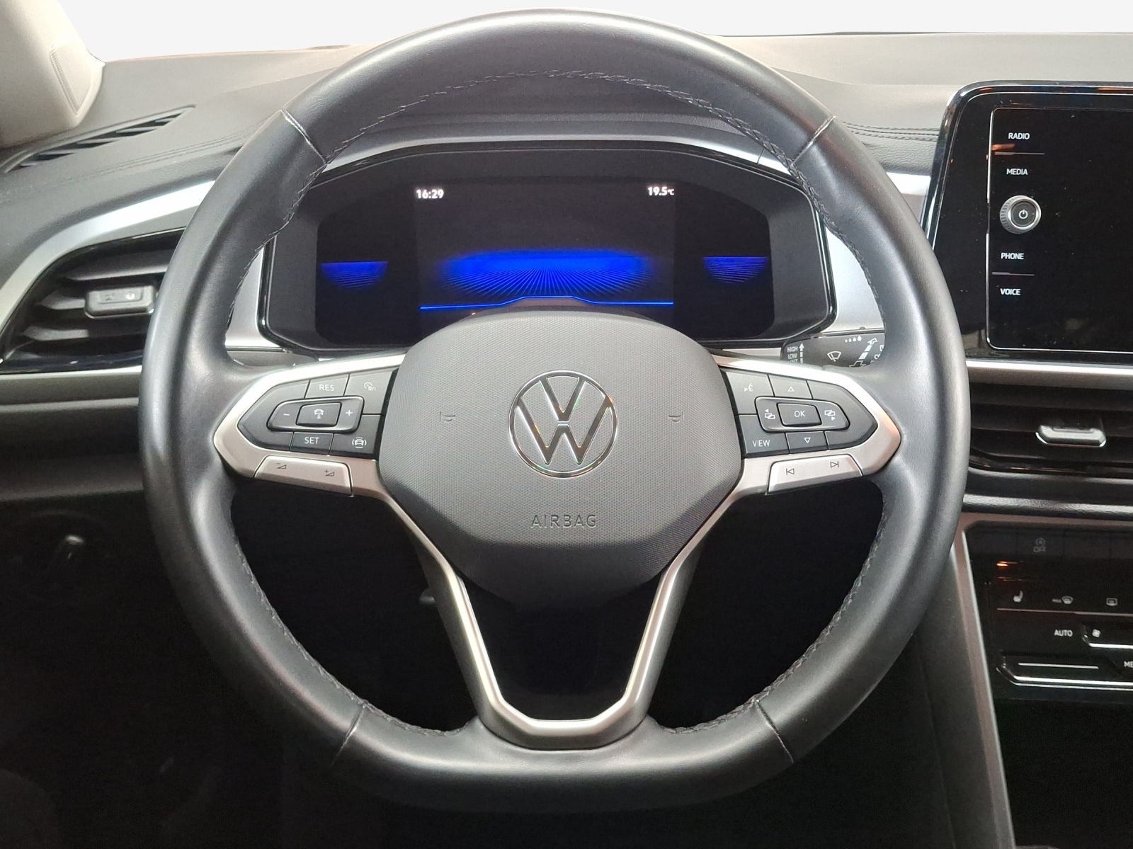 VW T-Roc 1.5 TSI EVO Life-image-9