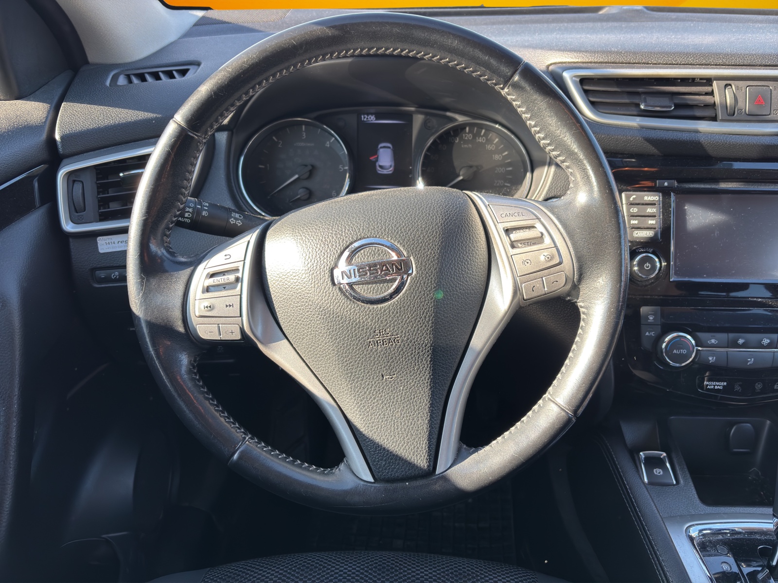 NISSAN Qashqai 1.6 dCi tekna Xtronic CVT " DOMMAGE CARROSSERIE "-image-10