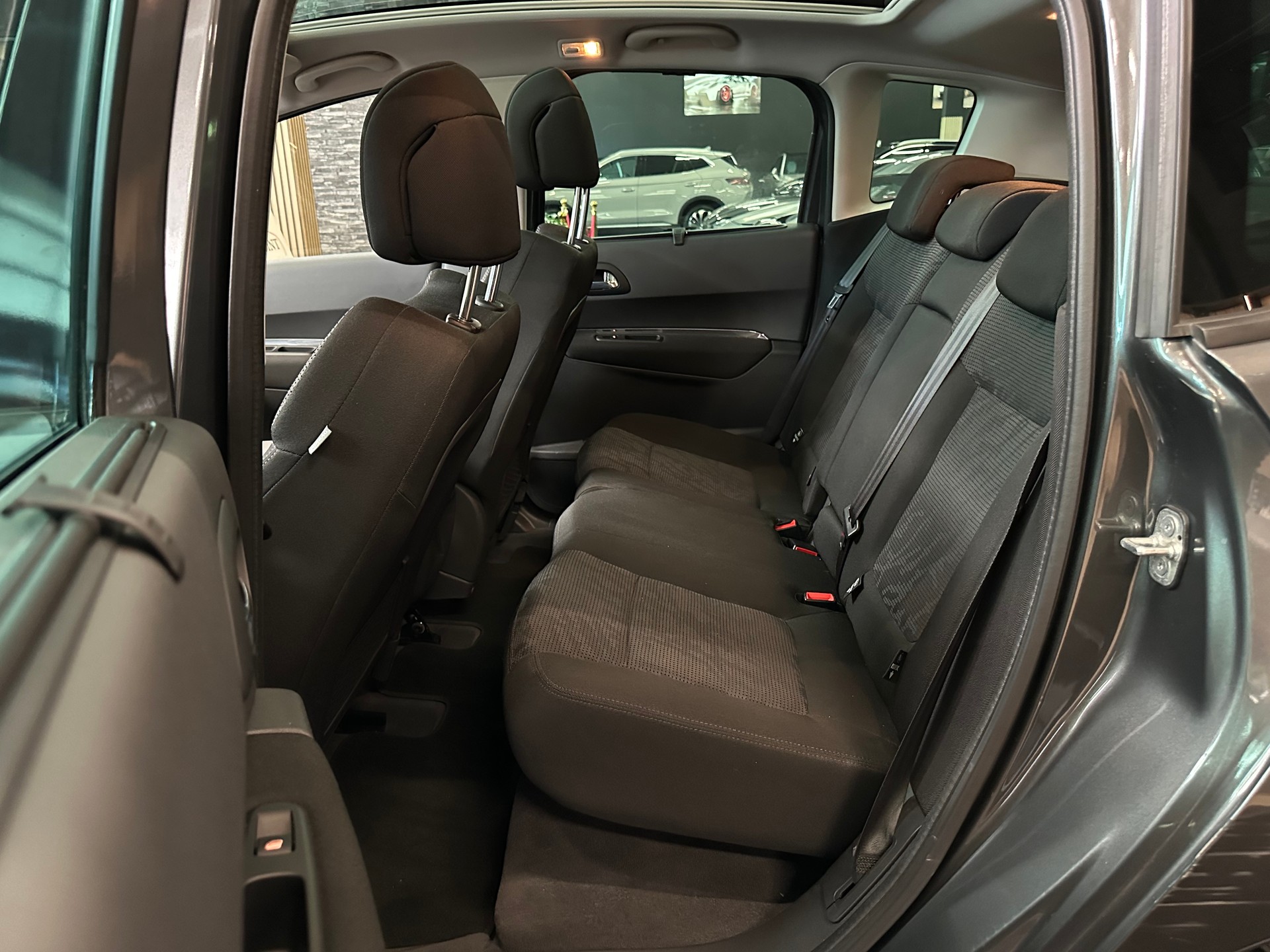 PEUGEOT 3008 1.6 16V T Sport Pack Tiptronic-image-18