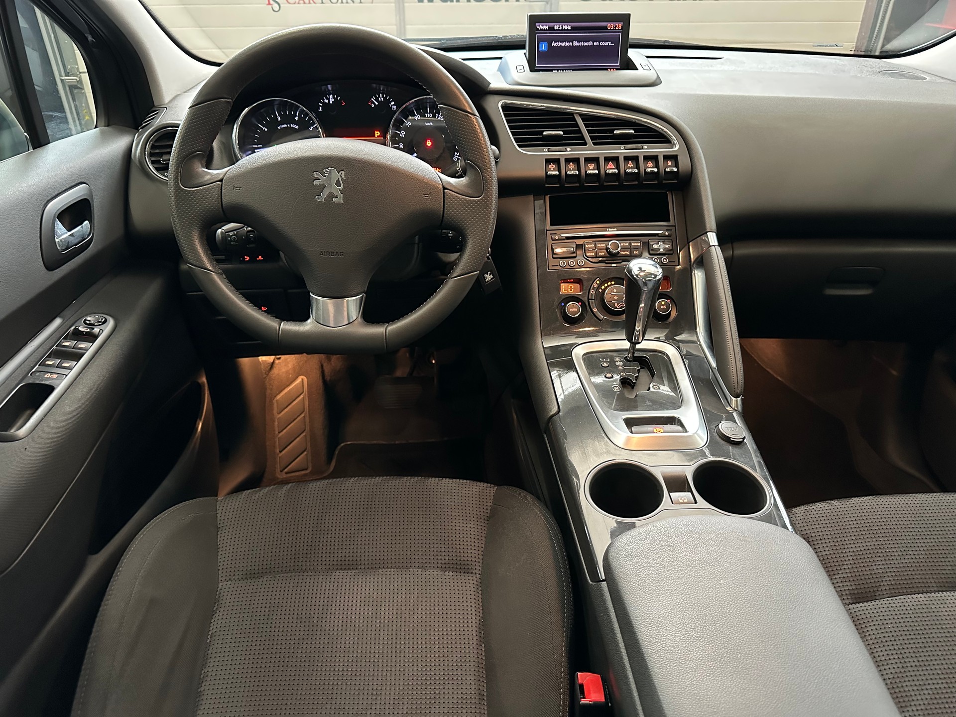 PEUGEOT 3008 1.6 16V T Sport Pack Tiptronic-image-10