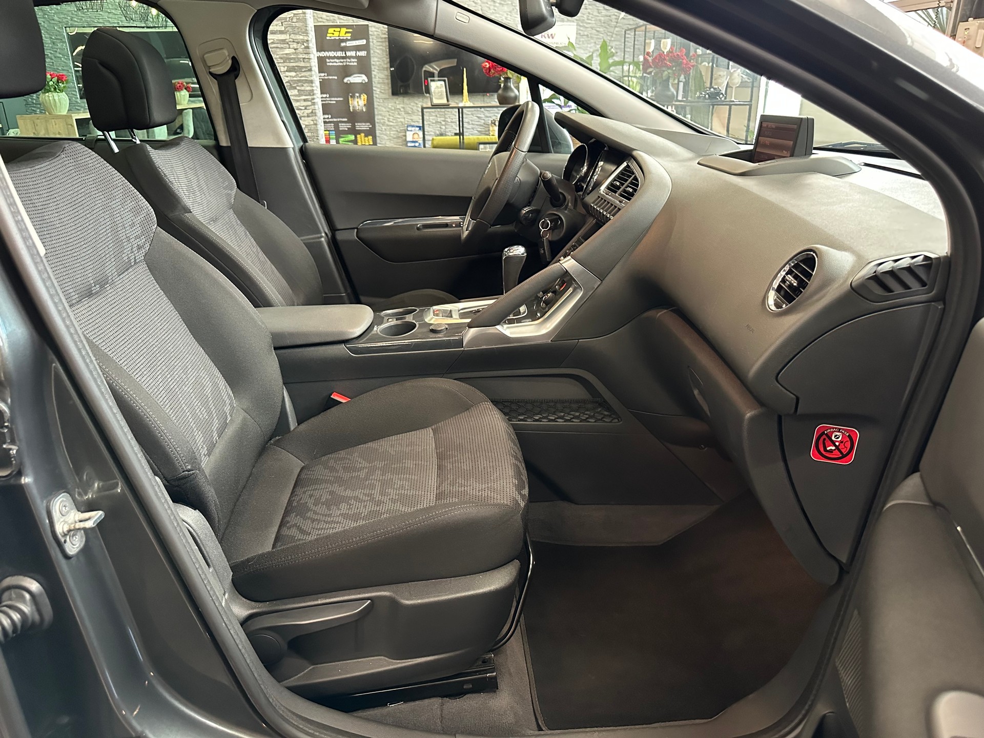 PEUGEOT 3008 1.6 16V T Sport Pack Tiptronic-image-14