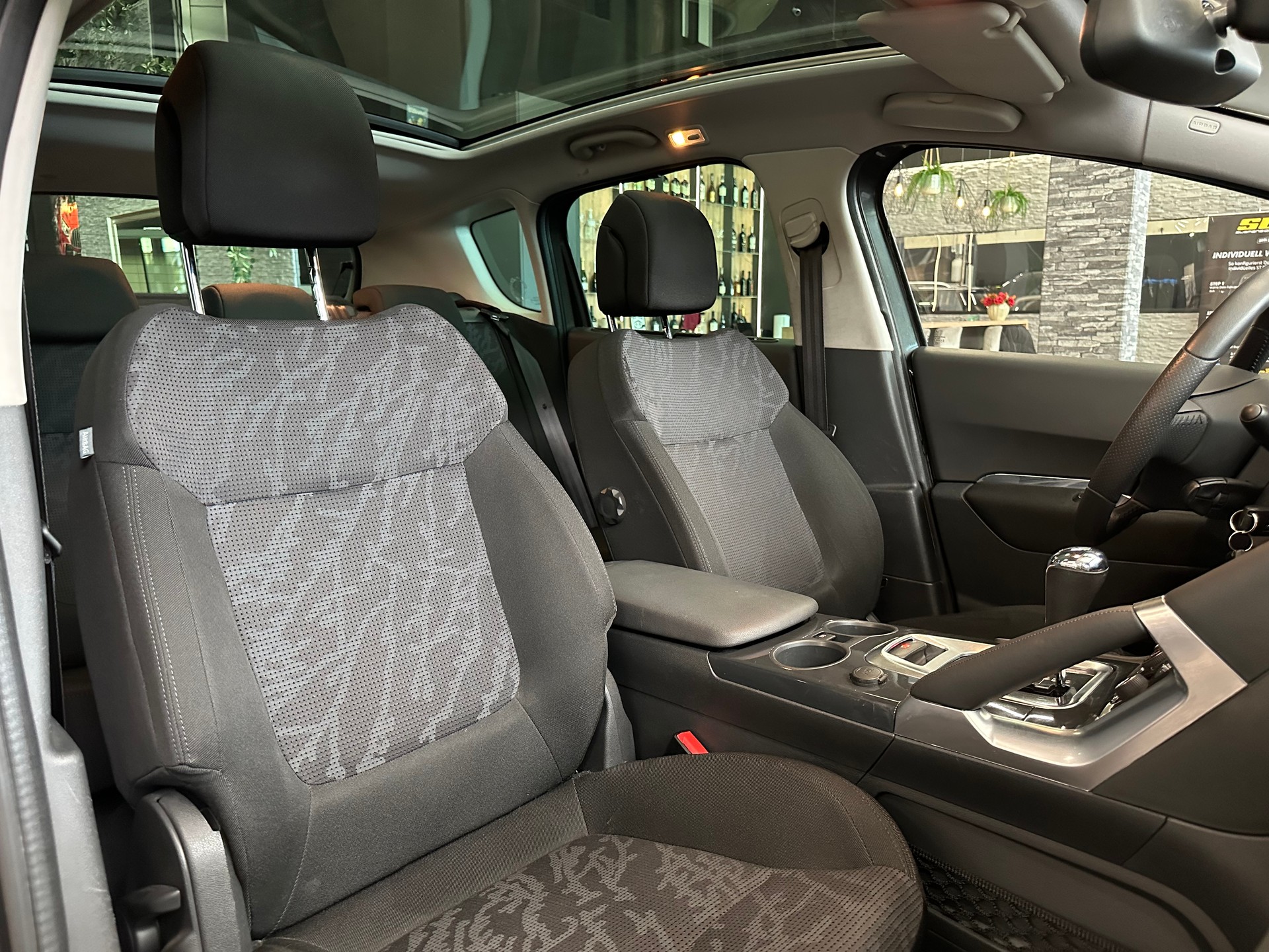 PEUGEOT 3008 1.6 16V T Sport Pack Tiptronic-image-15