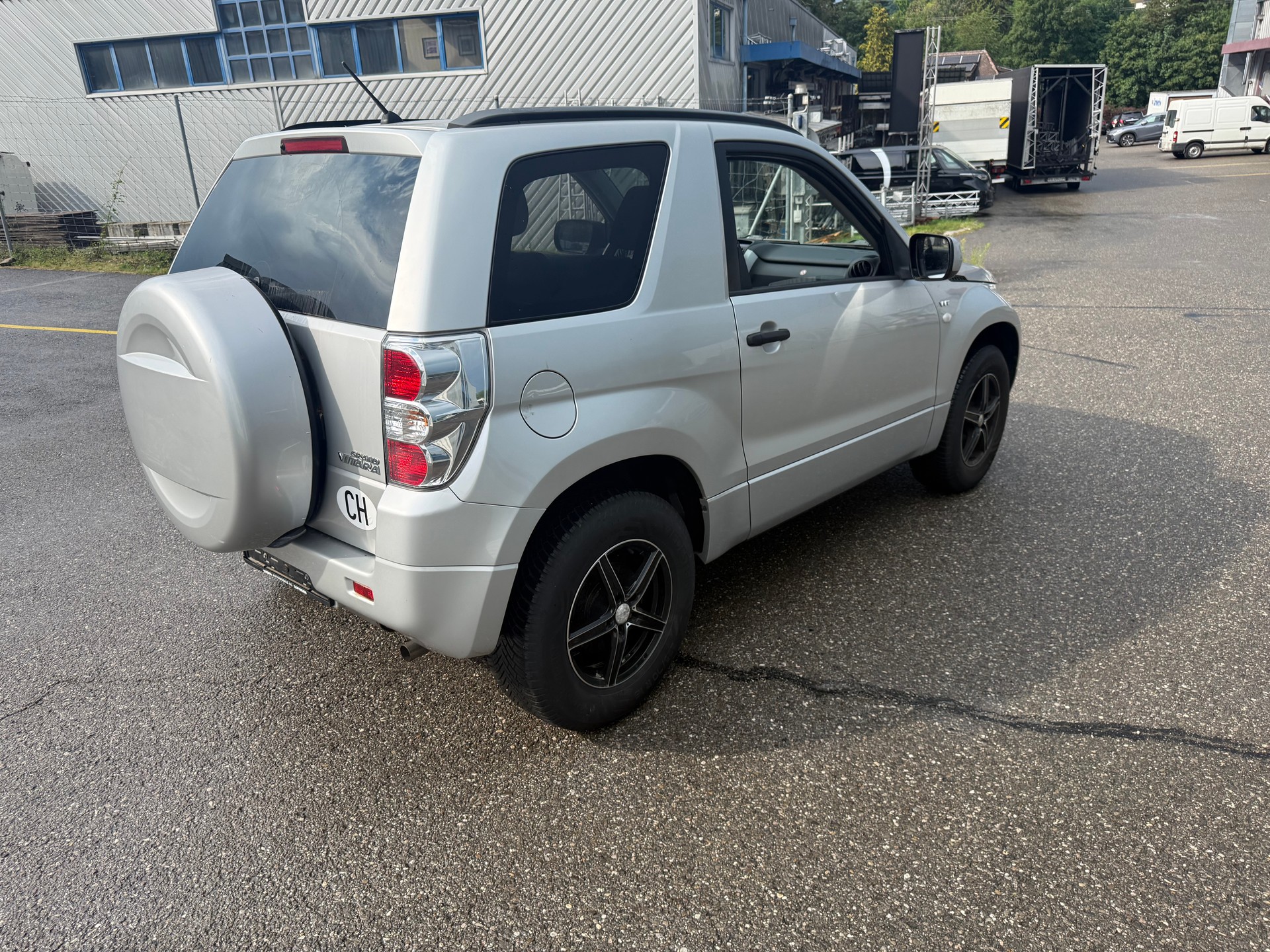 SUZUKI Grand Vitara 1.6 16V GL-image-8