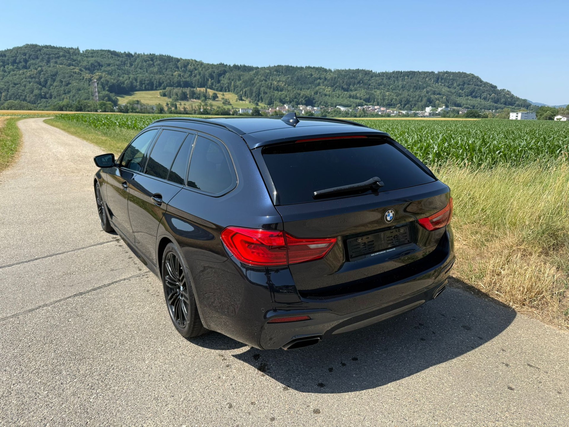 BMW 540d xDrive M-Sport Touring Steptronic-image-2