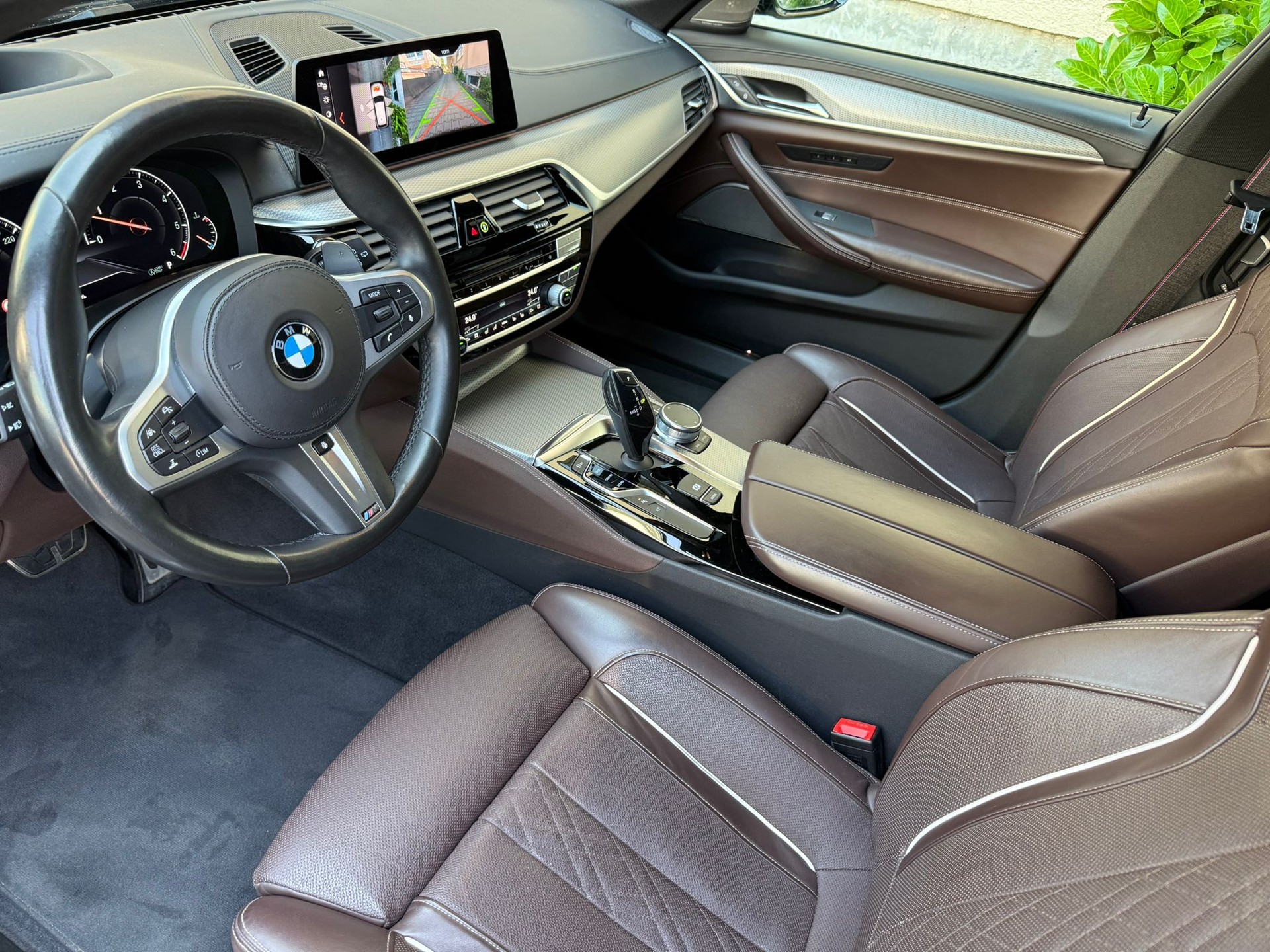 BMW 540d xDrive M-Sport Touring Steptronic-image-8