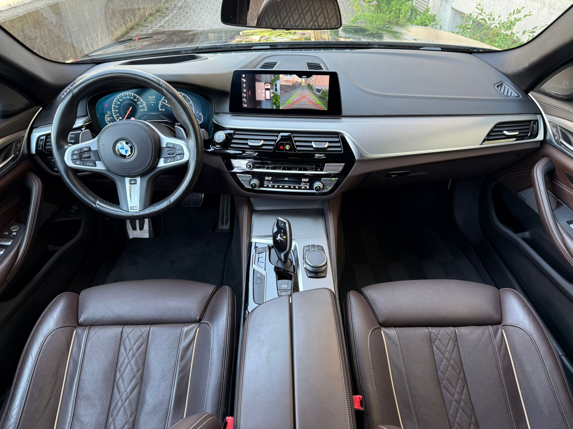 BMW 540d xDrive M-Sport Touring Steptronic-image-9