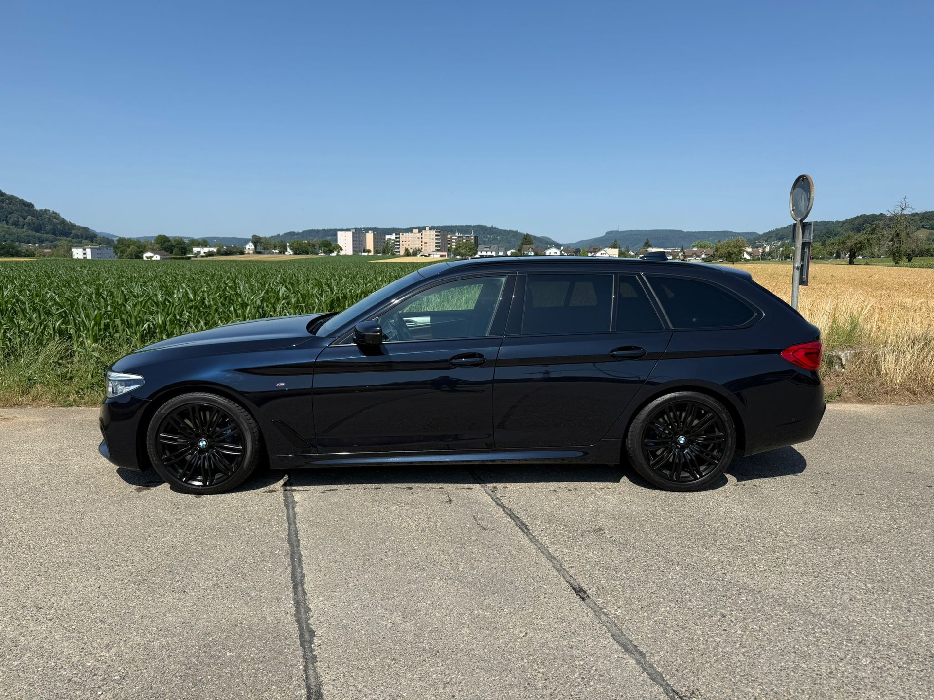 BMW 540d xDrive M-Sport Touring Steptronic-image-1