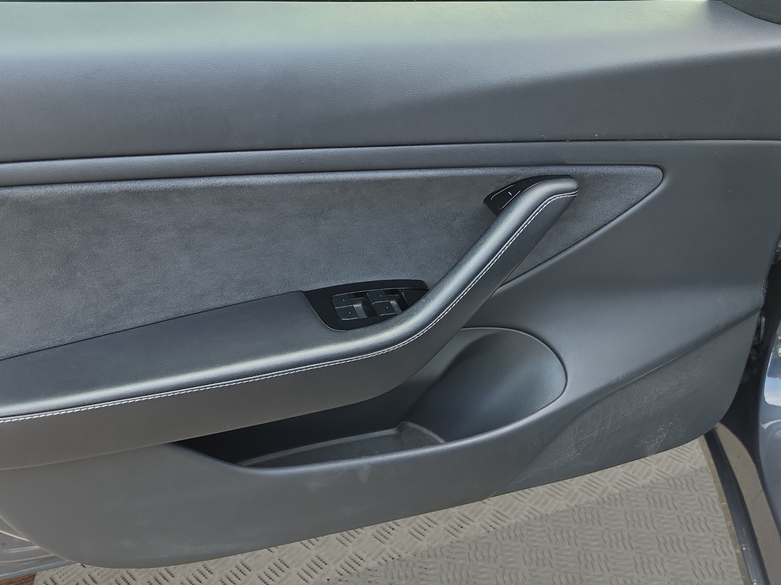 TESLA Model 3 Long Range Dual Motor AWD-image-9