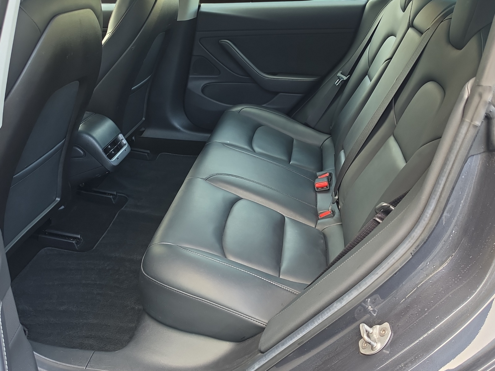 TESLA Model 3 Long Range Dual Motor AWD-image-10