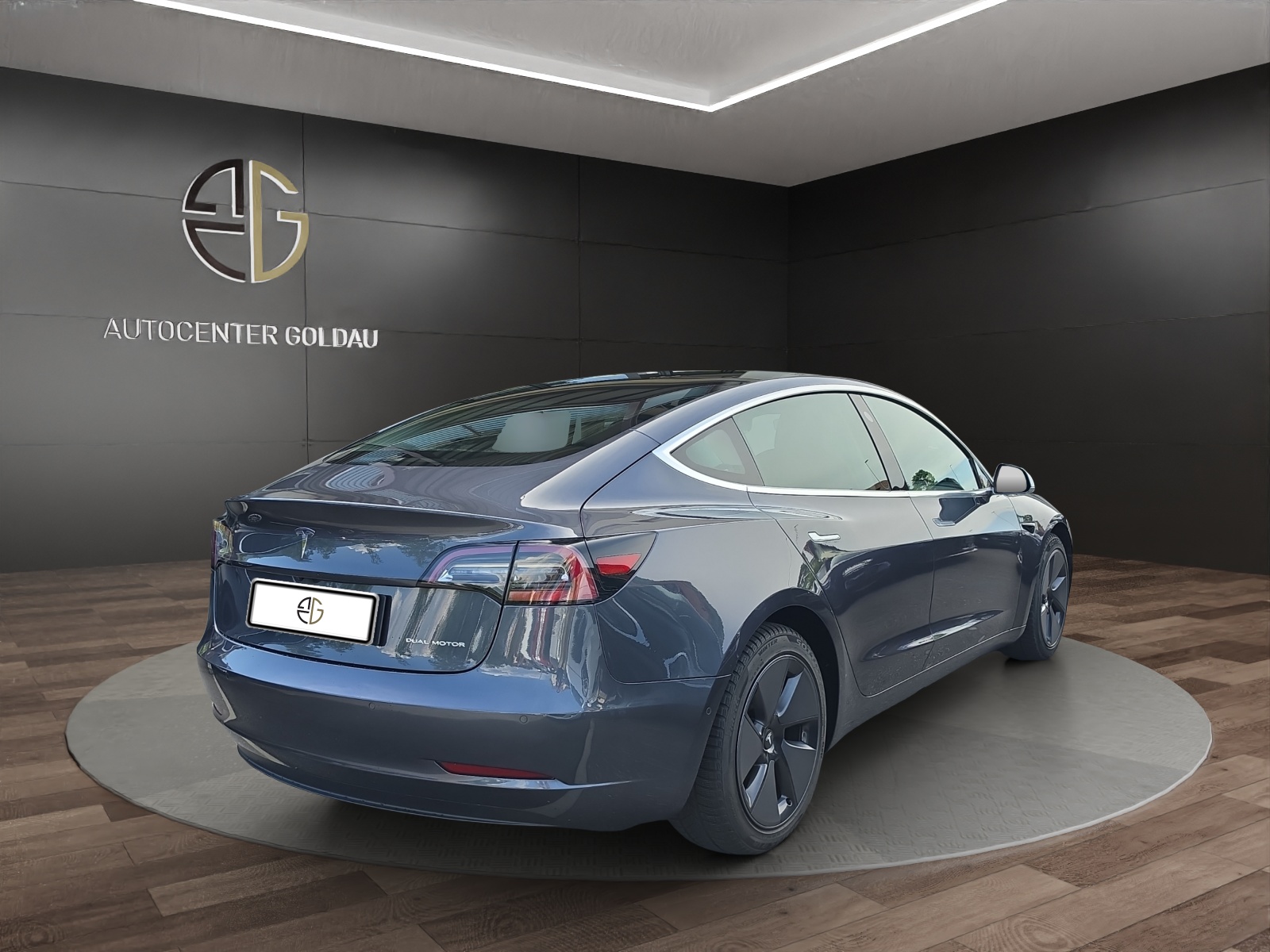 TESLA Model 3 Long Range Dual Motor AWD-image-4