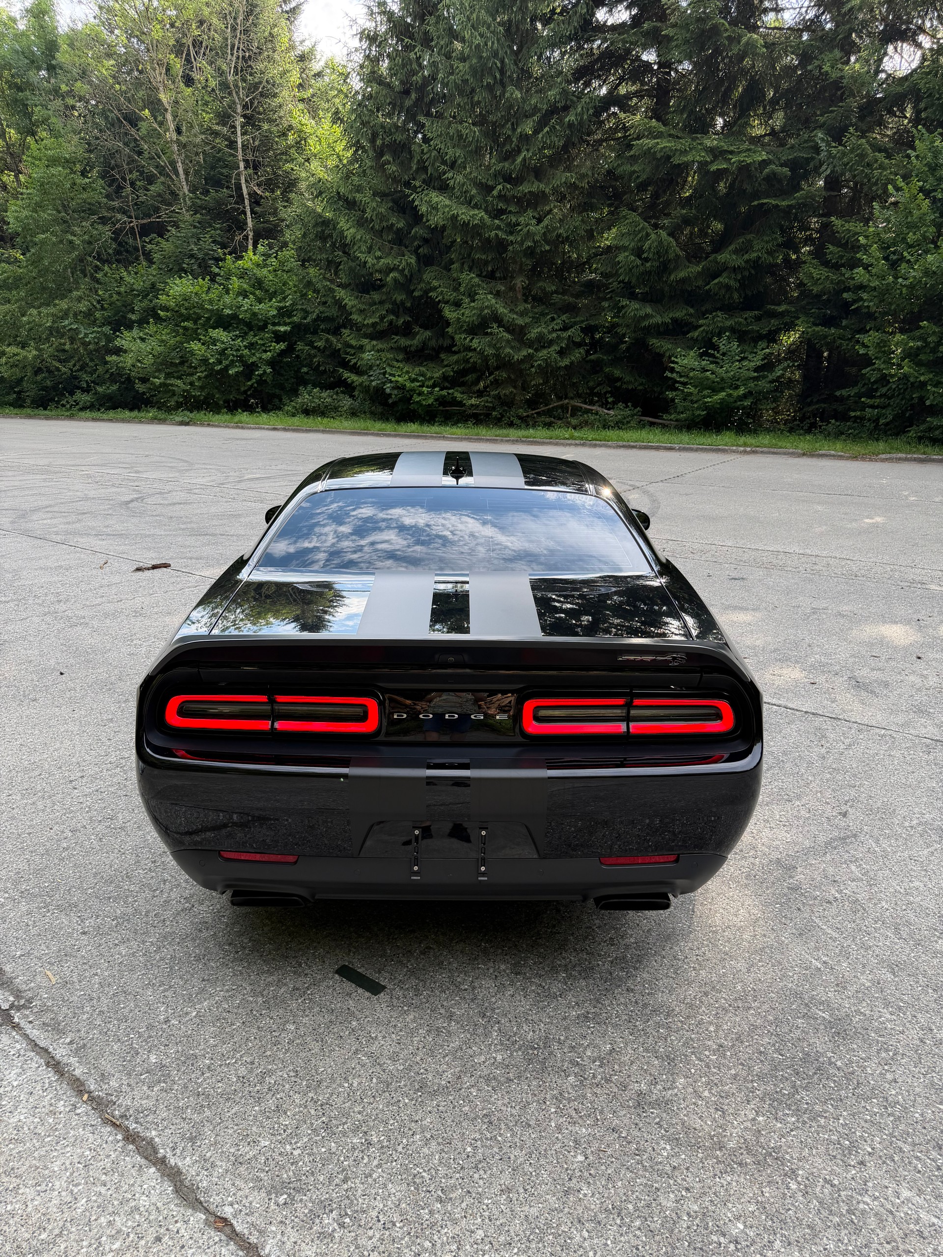 DODGE SRT Hellcat-image-1
