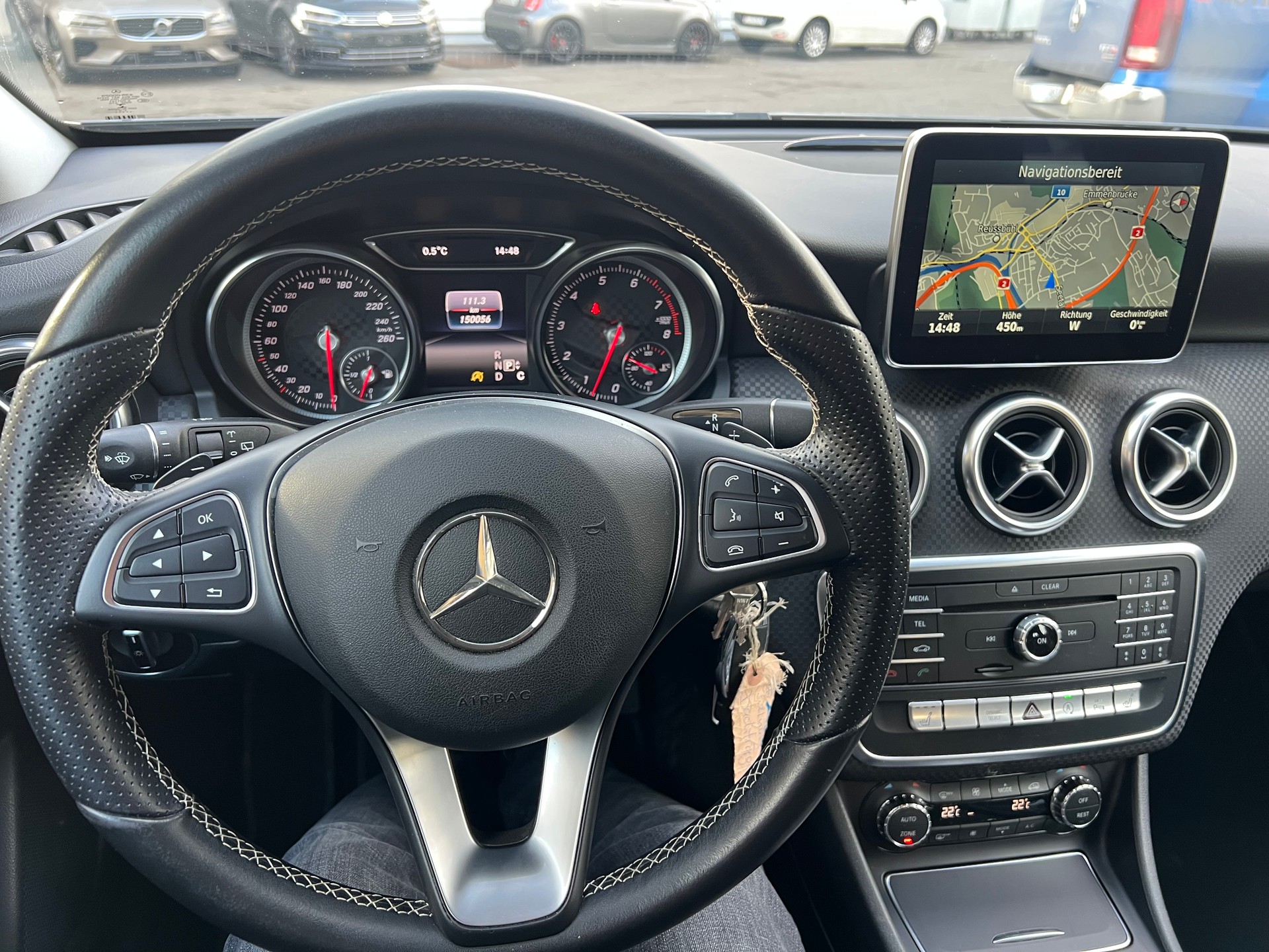 MERCEDES-BENZ A 220 AMG Line 4Matic 7G-DCT-image-11