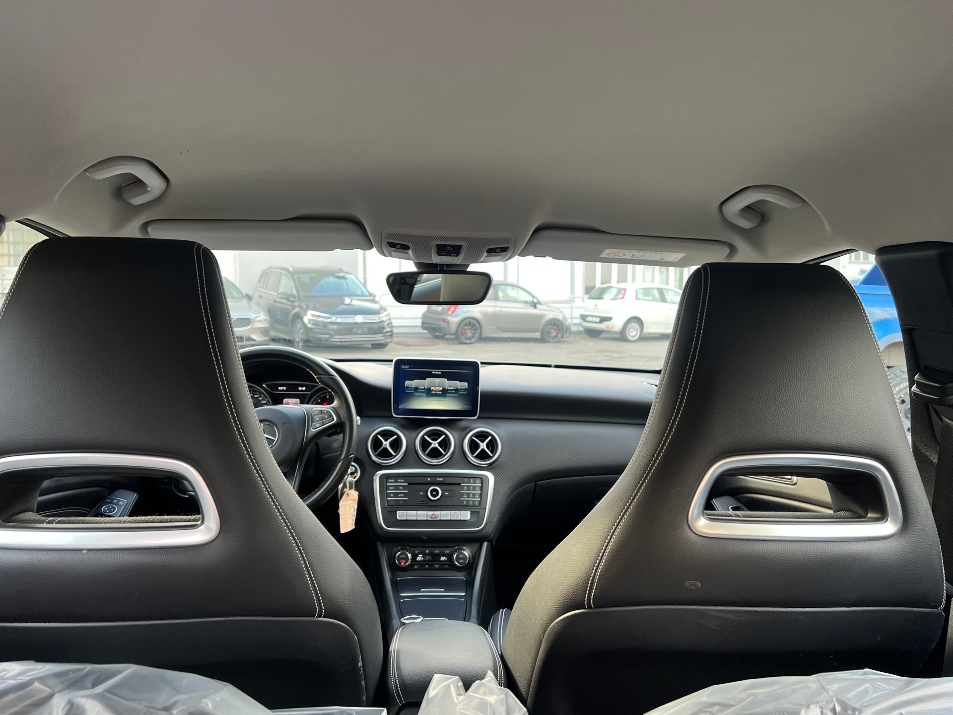 MERCEDES-BENZ A 220 AMG Line 4Matic 7G-DCT-image-8