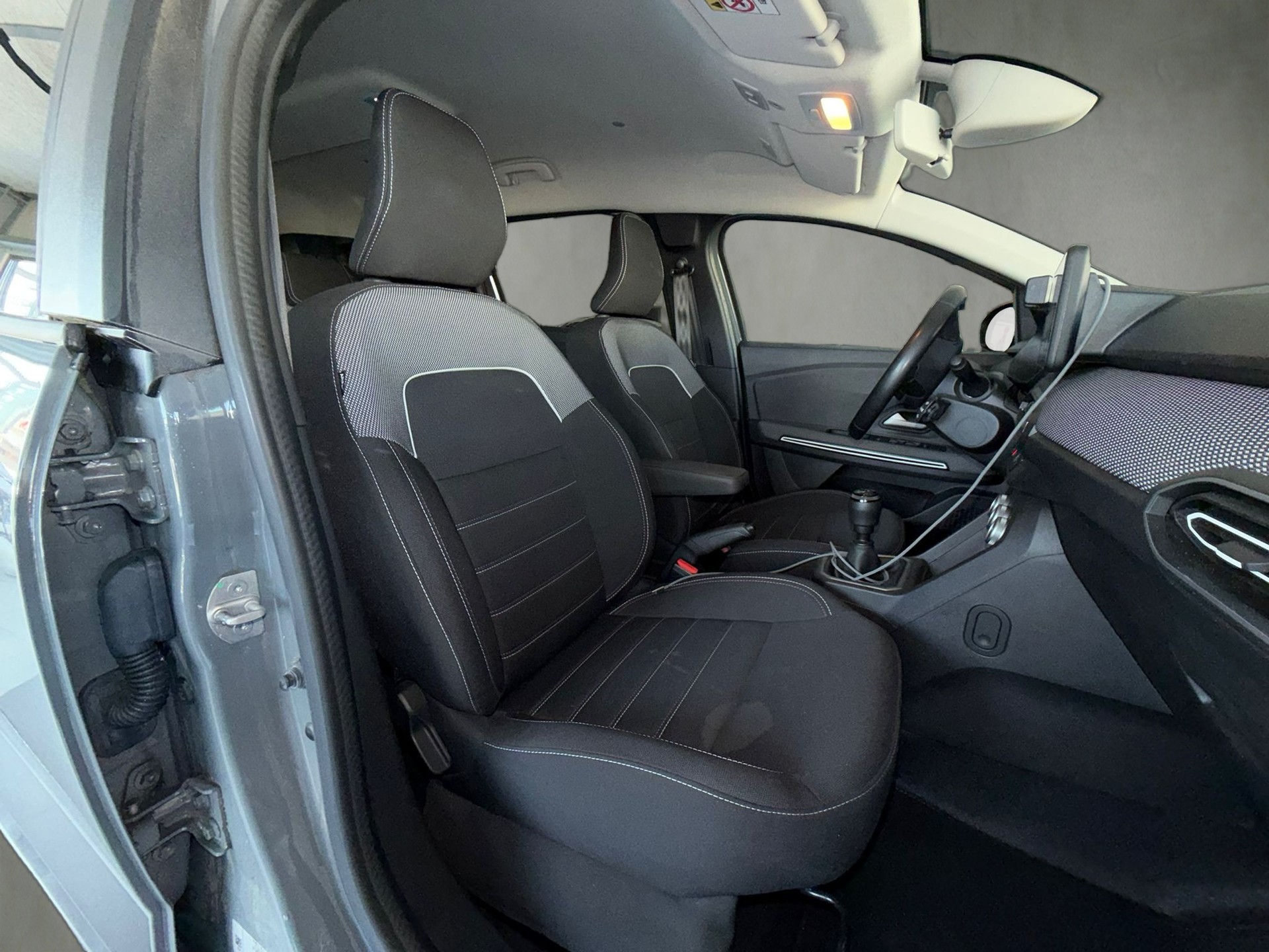 DACIA Jogger TCe 110 Extreme ** Visite sur rendez-vous**-image-9