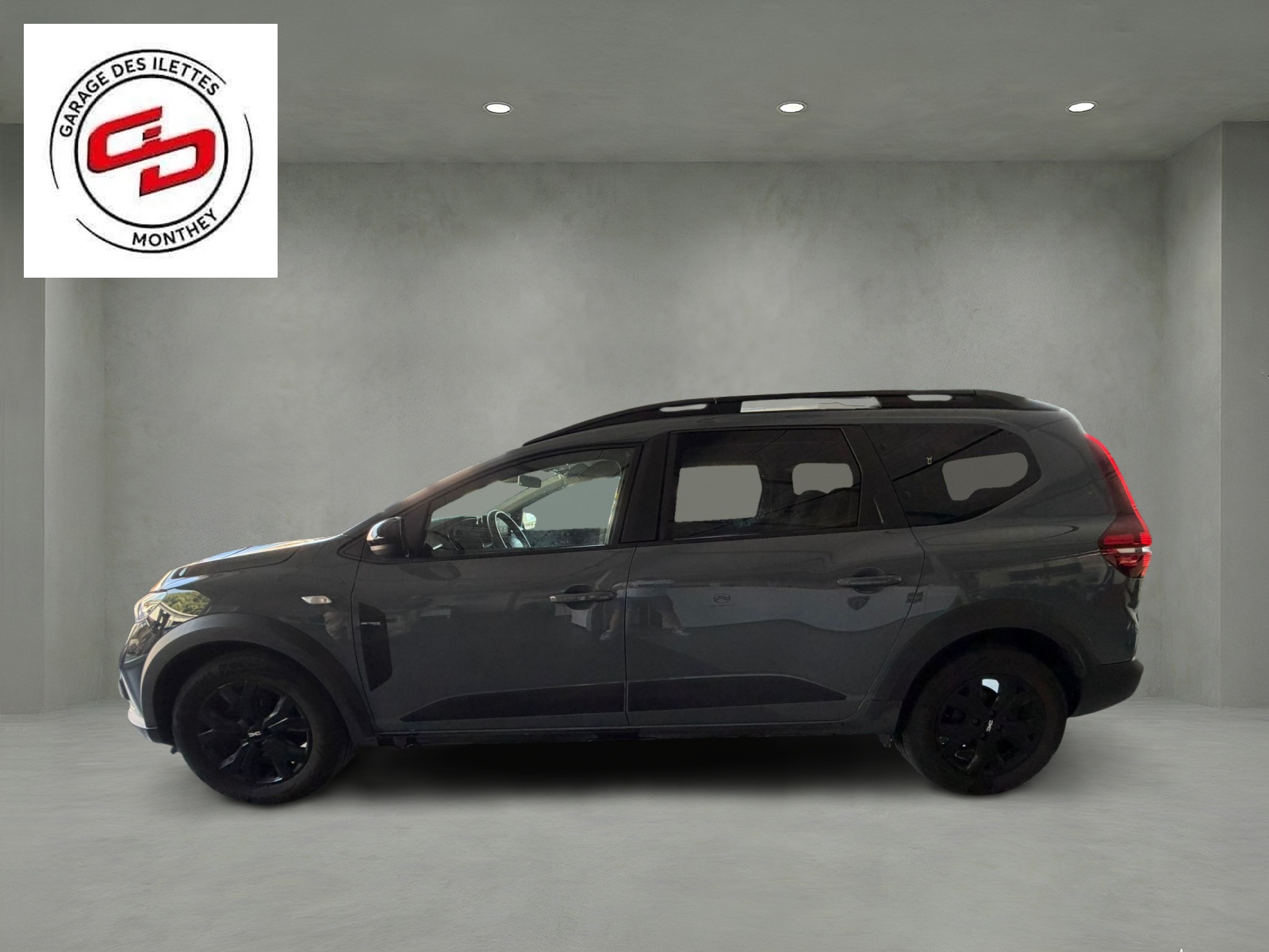 DACIA Jogger TCe 110 Extreme ** Visite sur rendez-vous**-showroom-element-1
