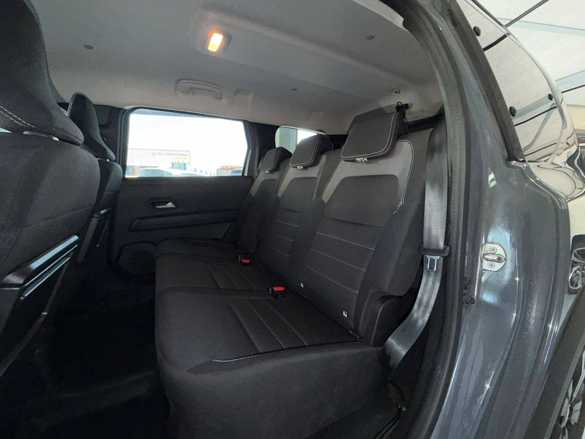 DACIA Jogger TCe 110 Extreme ** Visite sur rendez-vous**-image-7