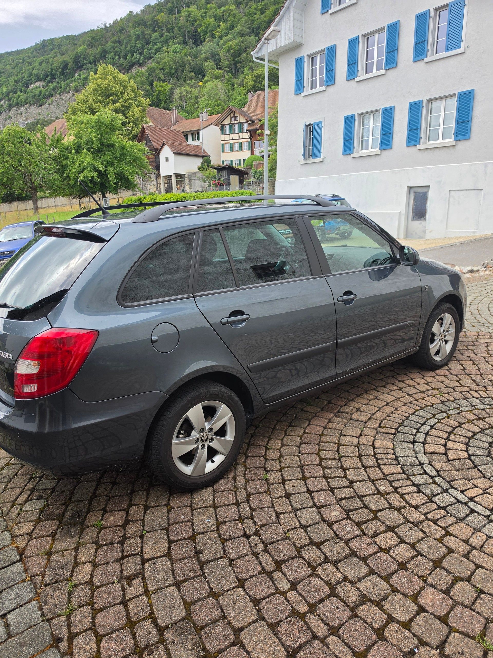 SKODA 1.6 TDI Ambition Plus-image-4