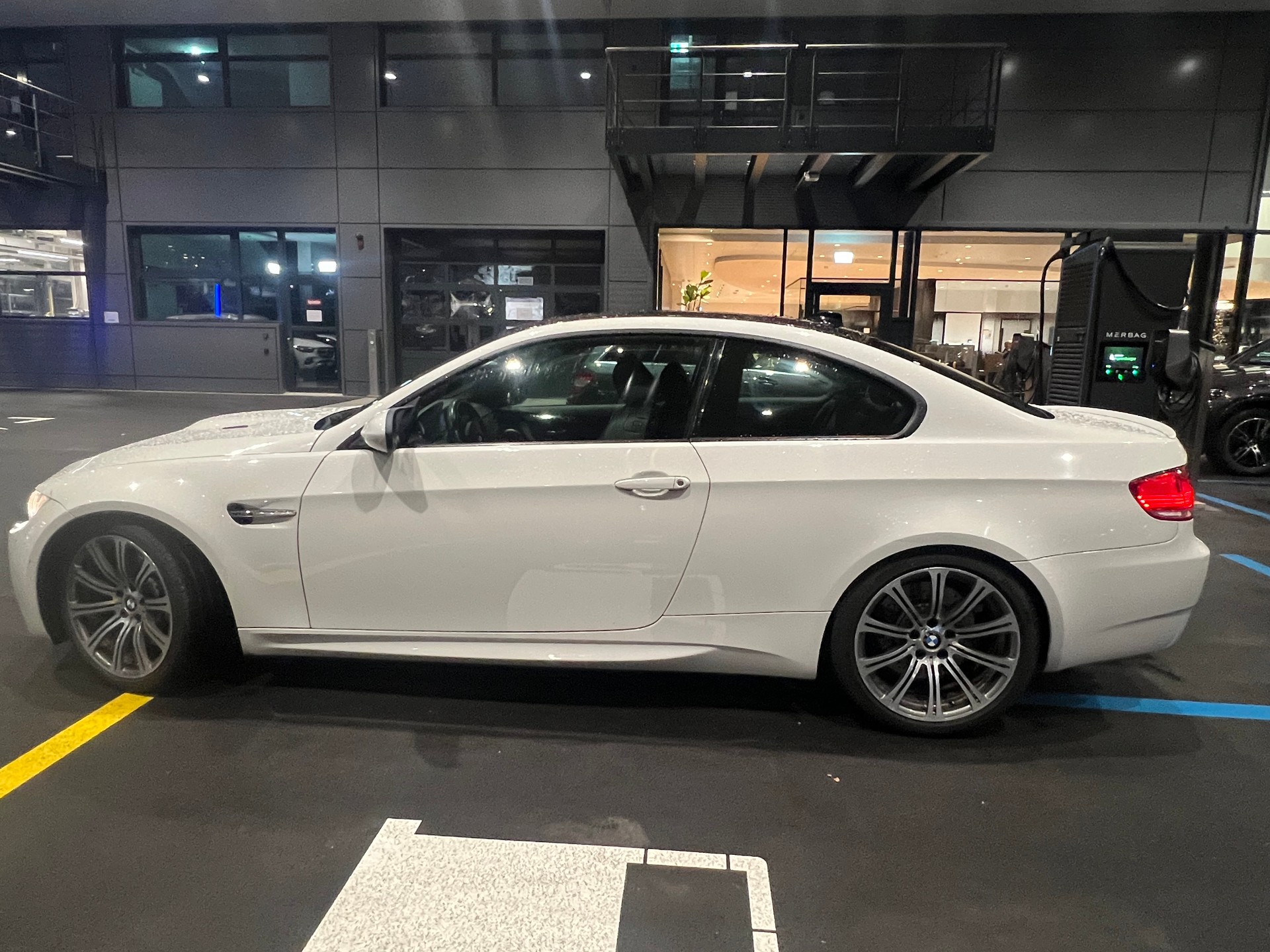 BMW M3-image-2