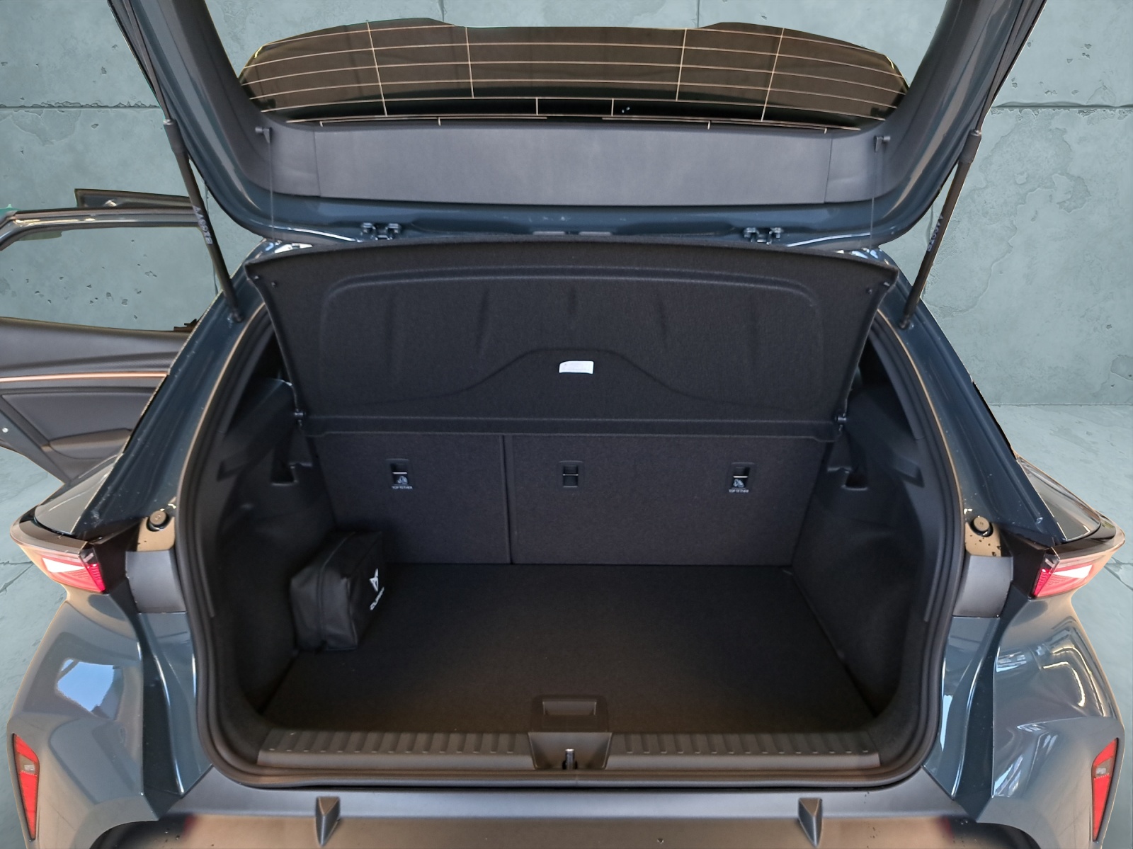 CUPRA Raval 52 kWh Dynamic+ Launch Edition-image-16