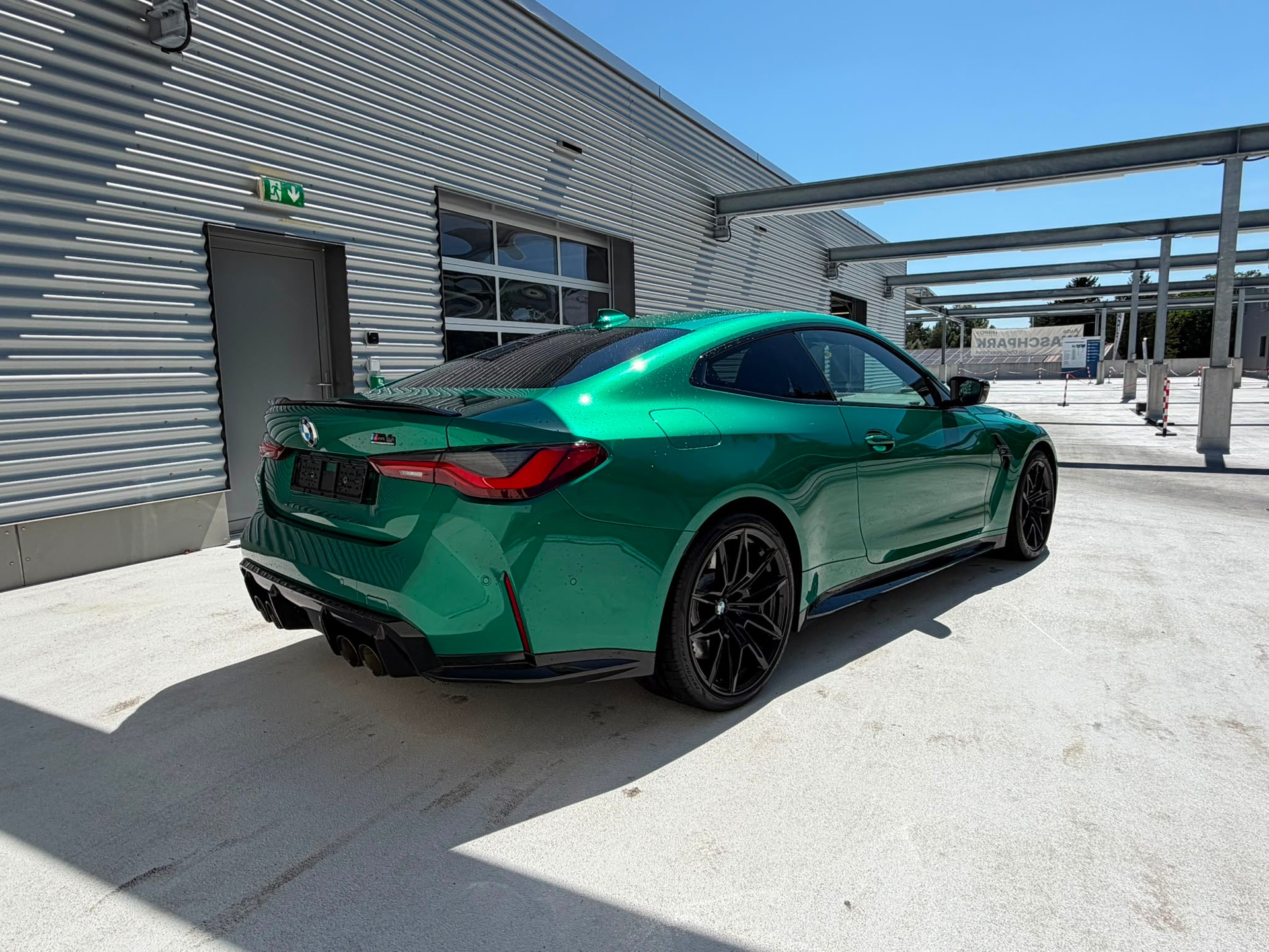 BMW M4 Coupé Competition M xDrive-image-4