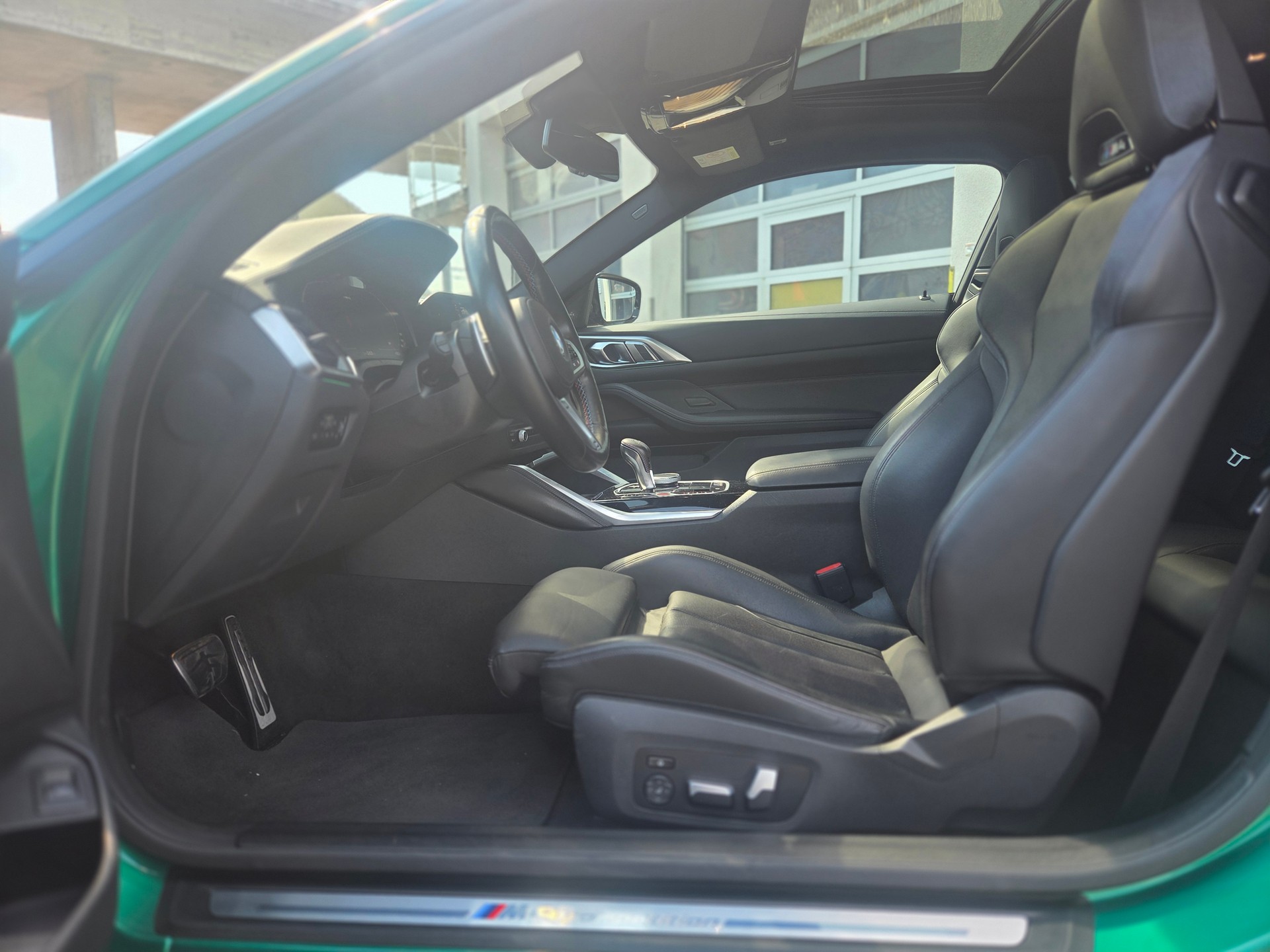 BMW M4 Coupé Competition M xDrive-image-9