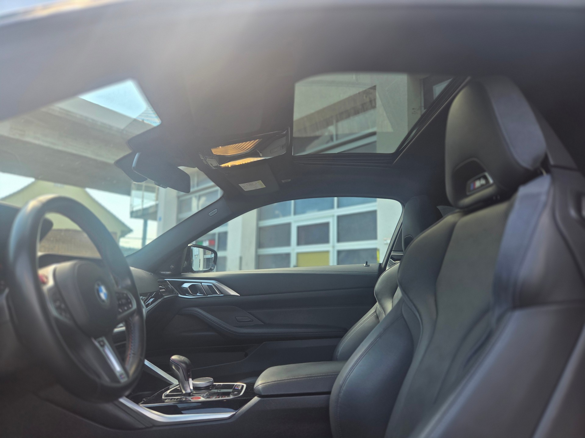 BMW M4 Coupé Competition M xDrive-image-12