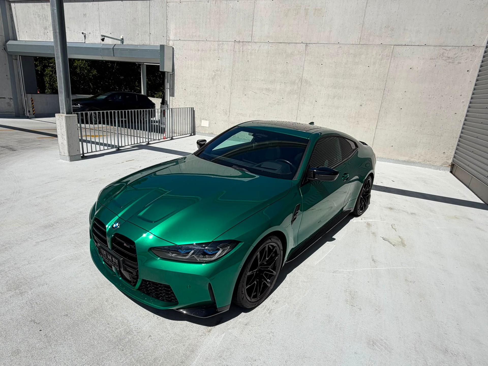 BMW M4 Coupé Competition M xDrive-image-3