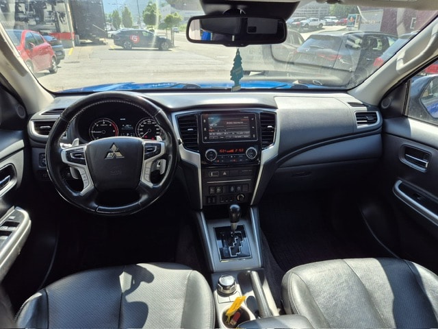 MITSUBISHI L 200 2.2 Diamond Double Cab Automat-image-5