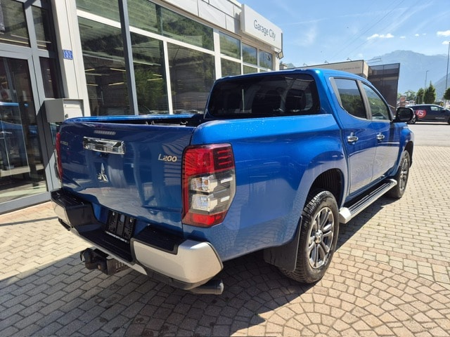 MITSUBISHI L 200 2.2 Diamond Double Cab Automat-image-3