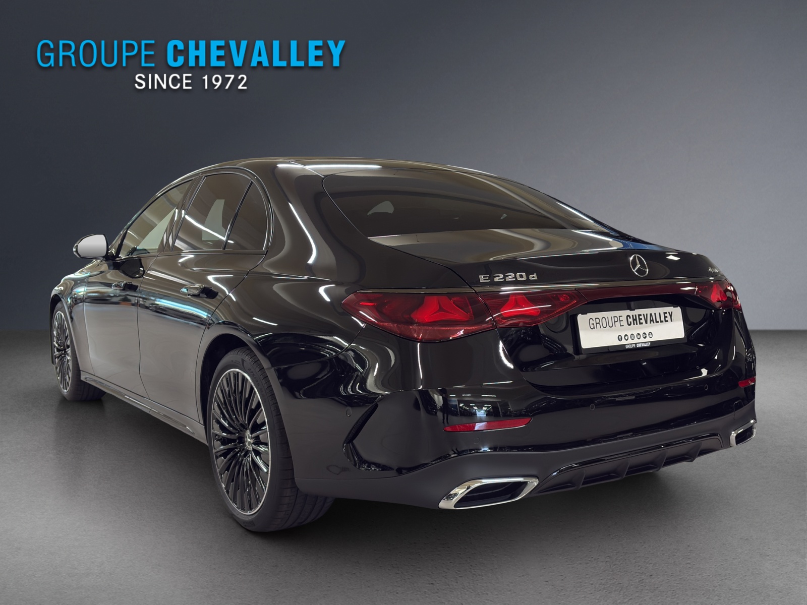 MERCEDES-BENZ E 220 d 4M Berline-showroom-element-2