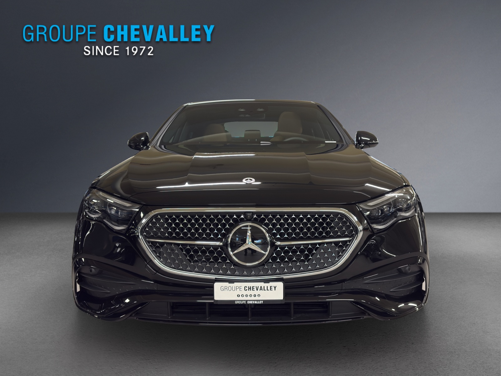 MERCEDES-BENZ E 220 d 4M Berline-showroom-element-3