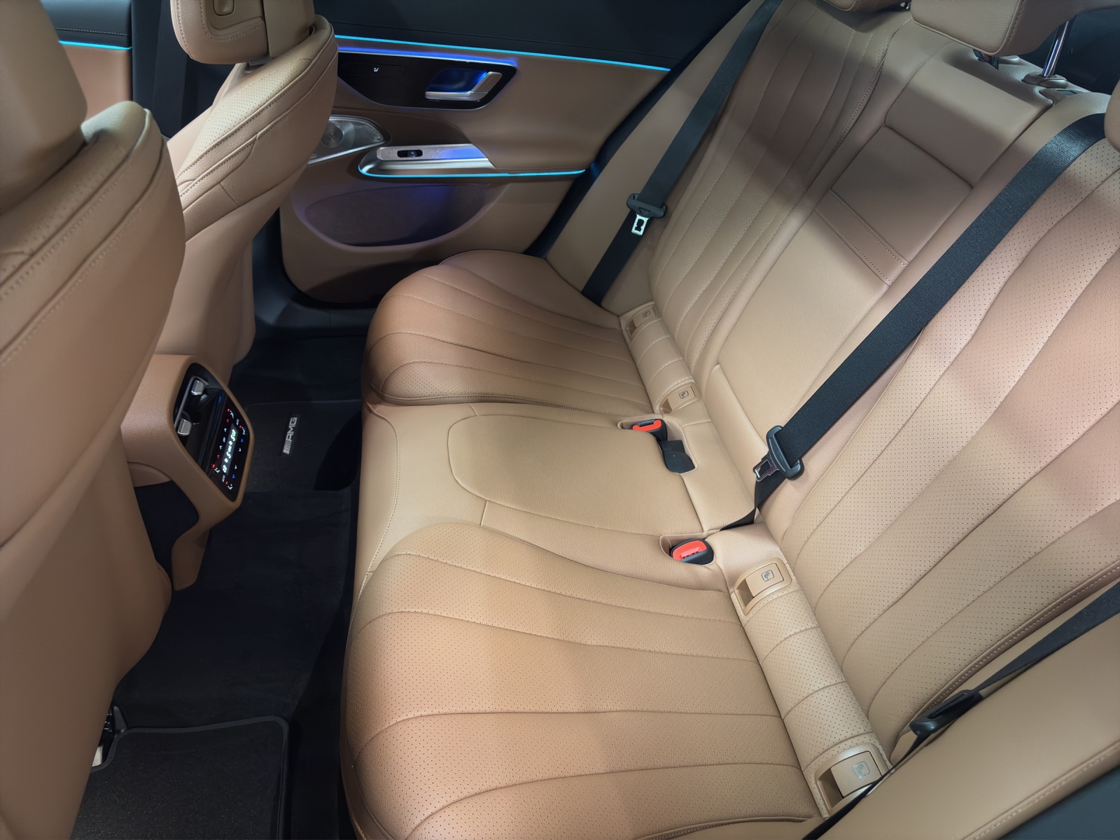 MERCEDES-BENZ E 220 d 4M Berline-image-10