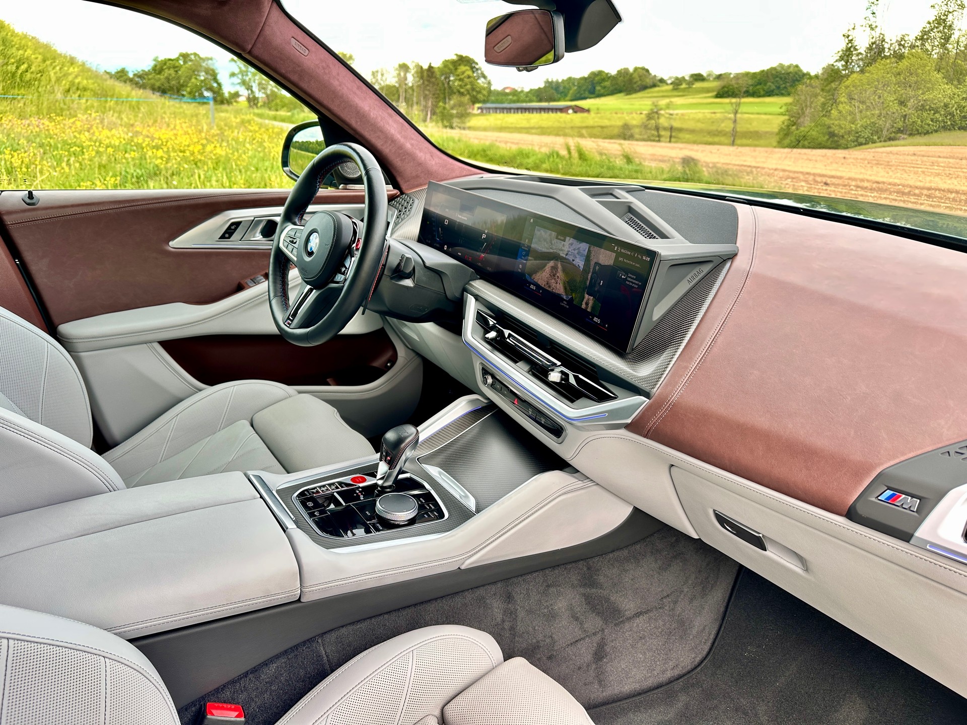BMW XM xDrive PHEV Steptronic-image-10