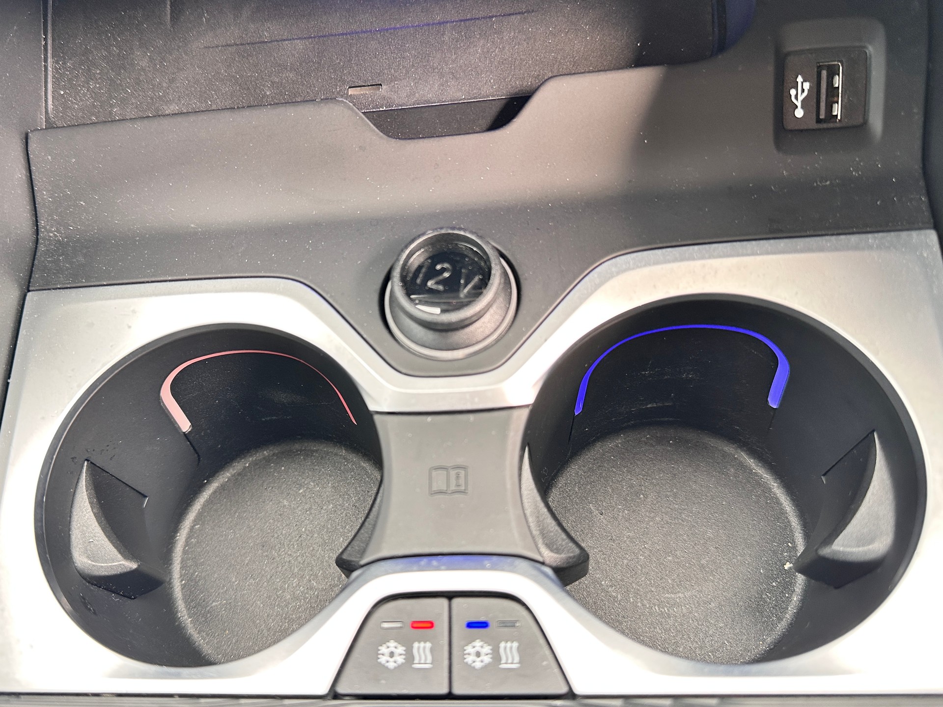 BMW XM xDrive PHEV Steptronic-image-14