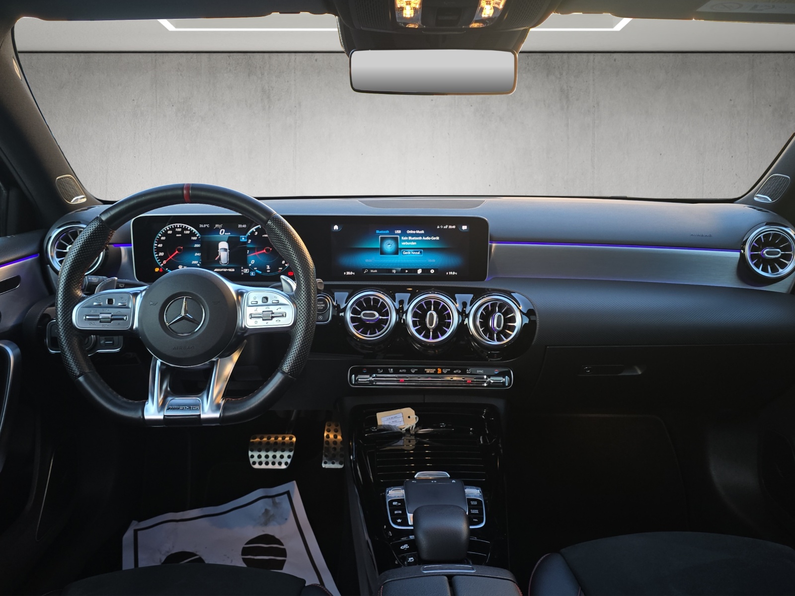 MERCEDES-BENZ A 35 AMG 4Matic Speedshift-image-8