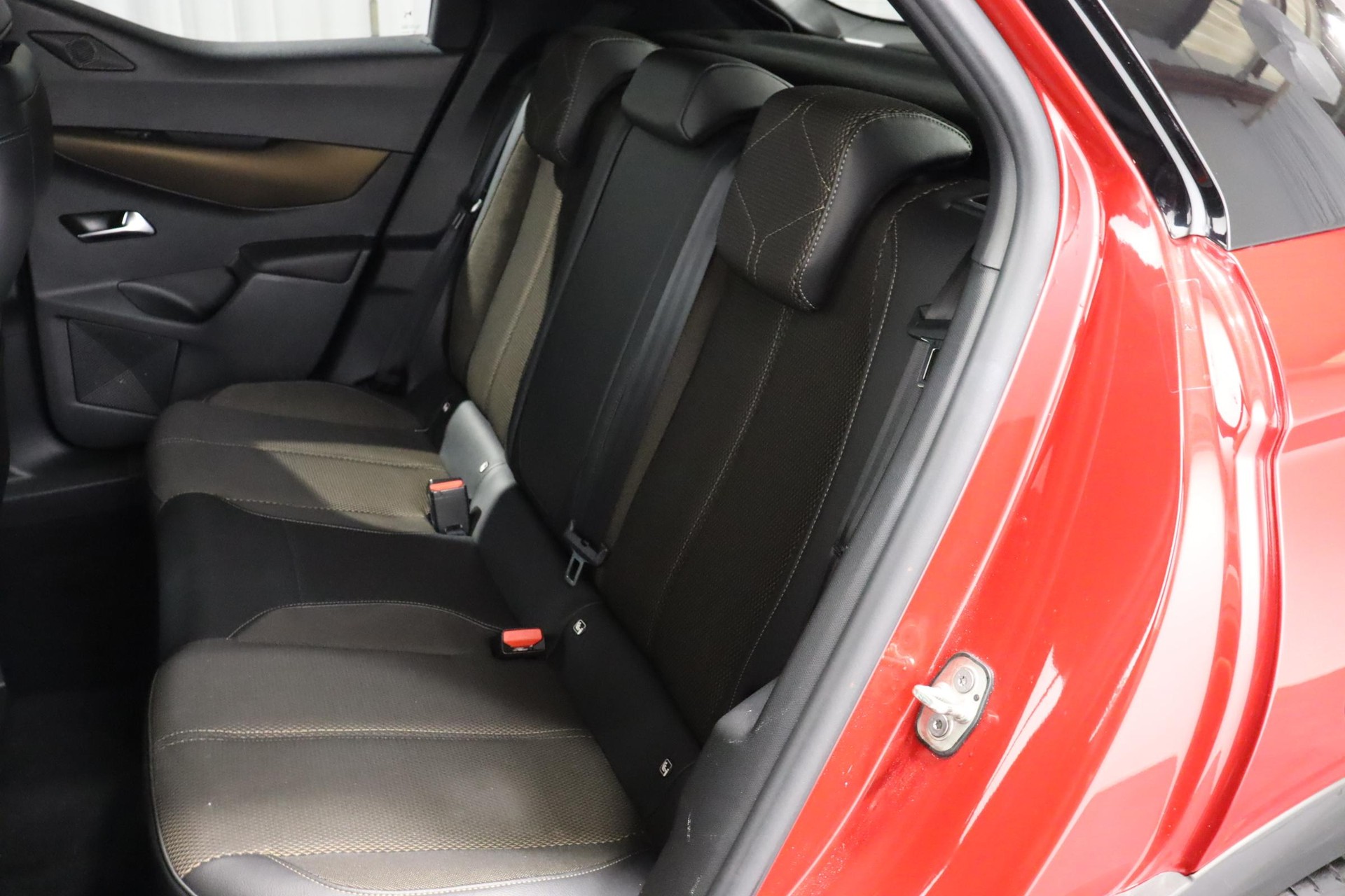 DS AUTOMOBILES 3 Crossback 1.2 PureTech 155 So Chic-image-5