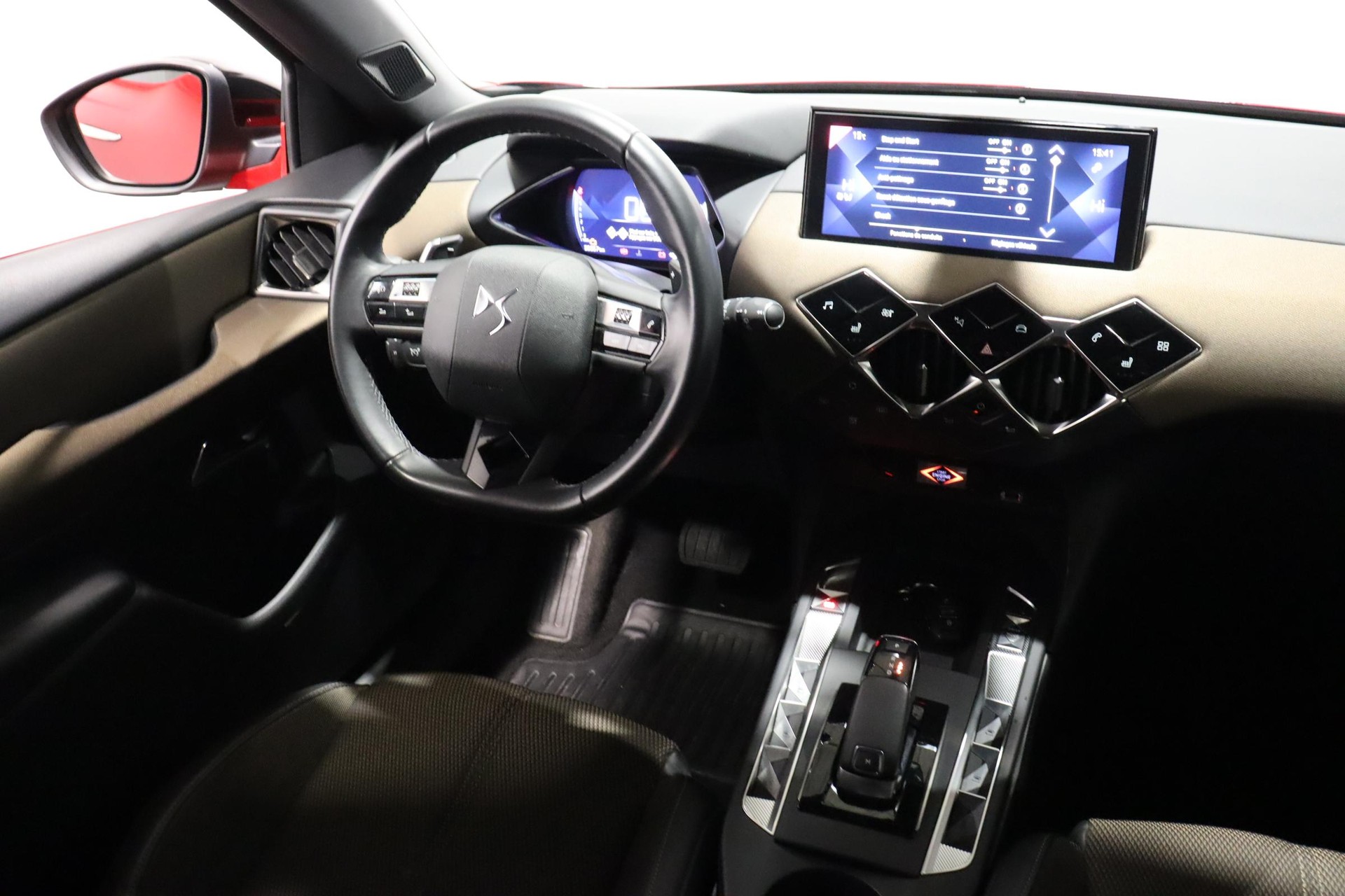 DS AUTOMOBILES 3 Crossback 1.2 PureTech 155 So Chic-image-7