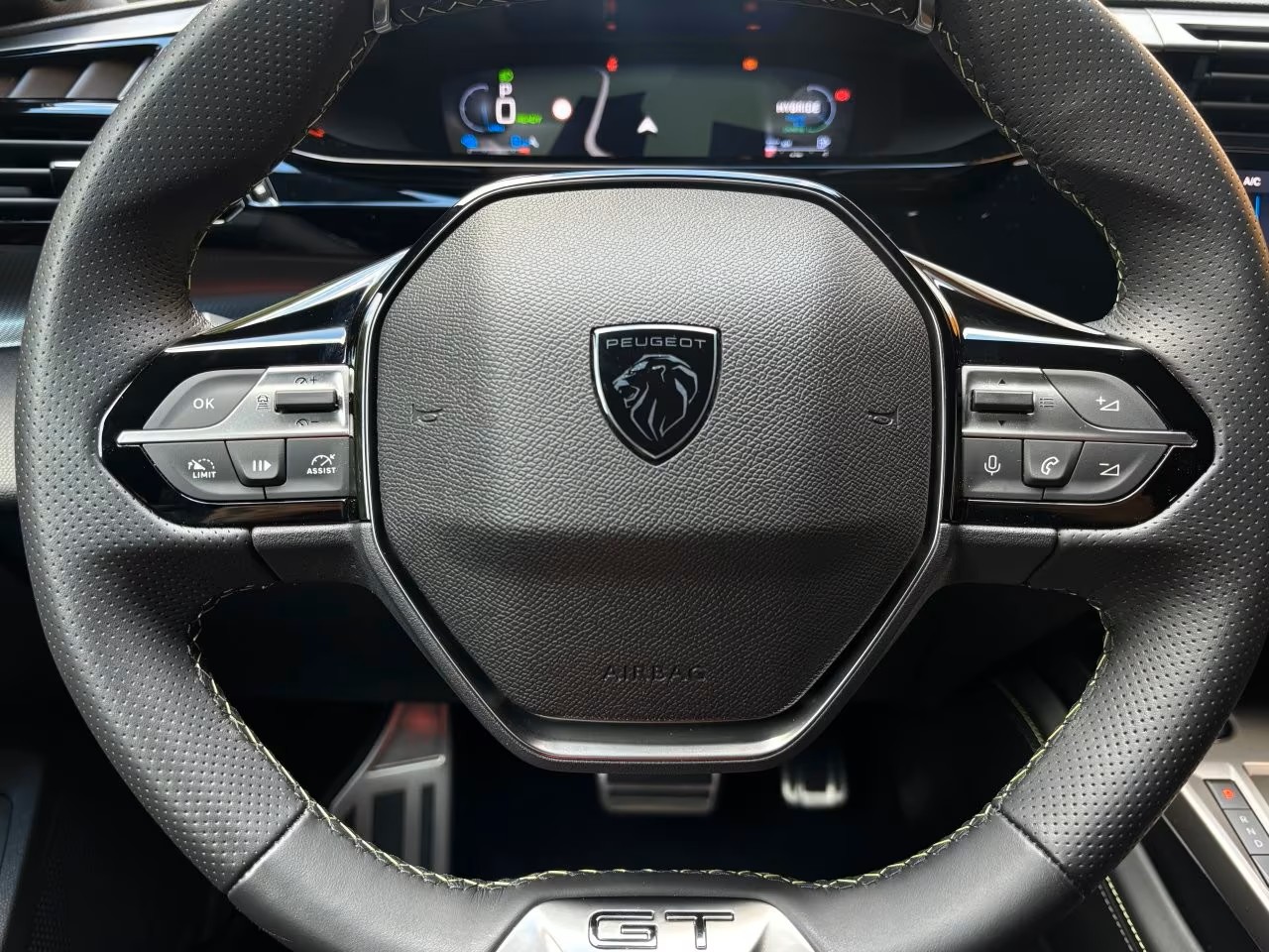 PEUGEOT 408 GT-image-19