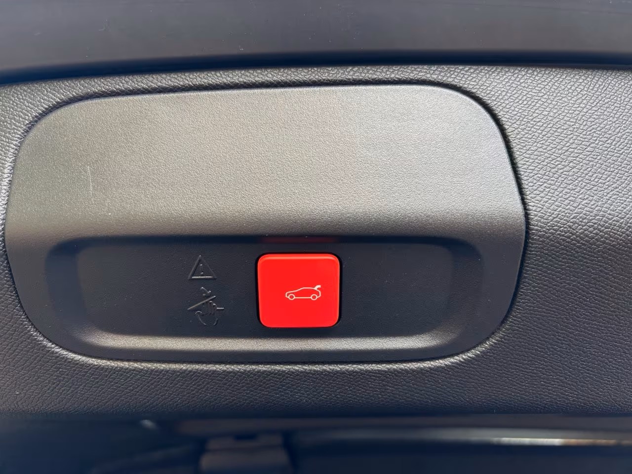 PEUGEOT 408 GT-image-15