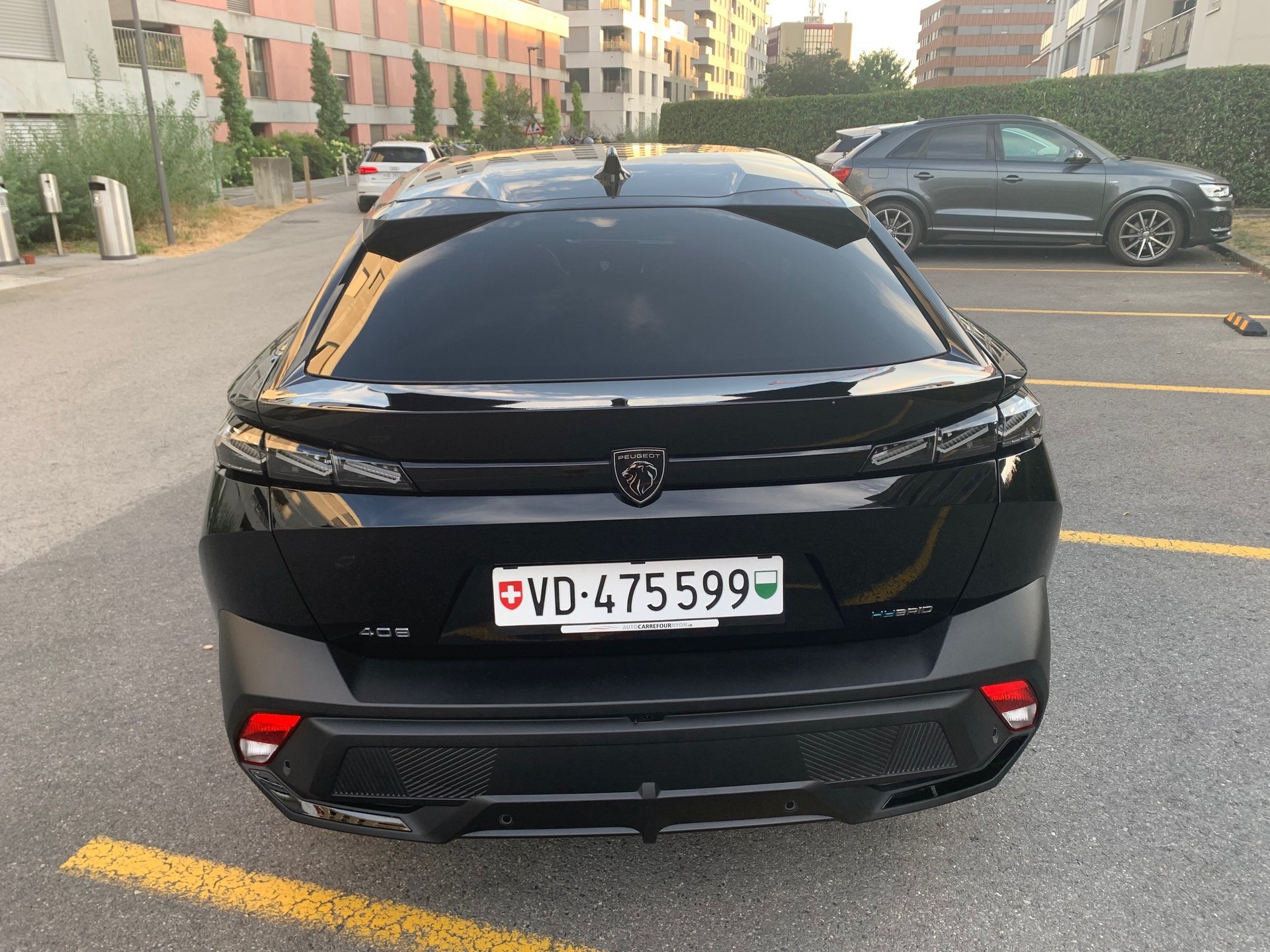 PEUGEOT 408 GT-image-3