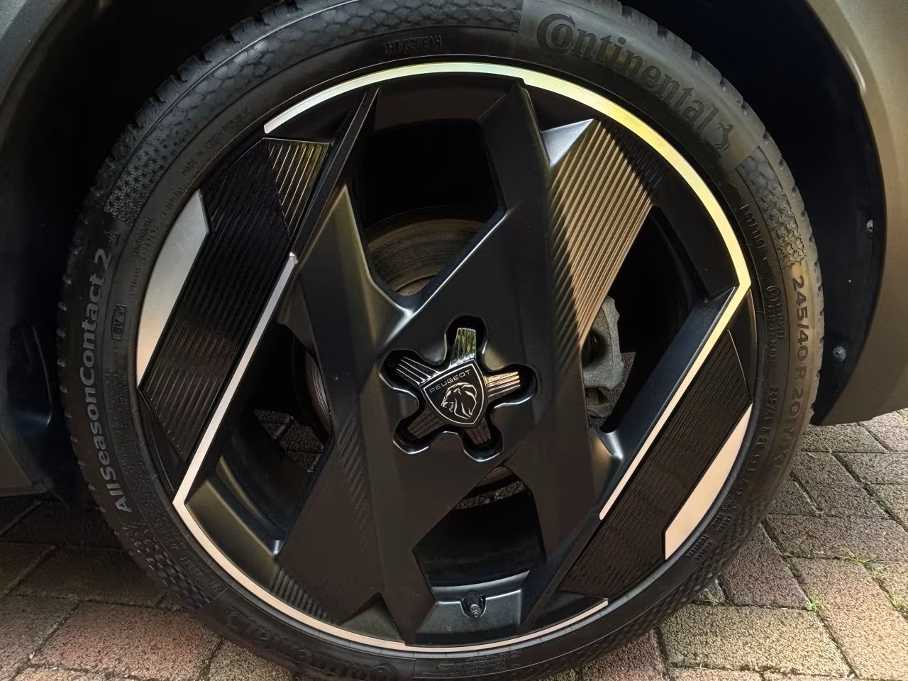 PEUGEOT 408 GT-image-19